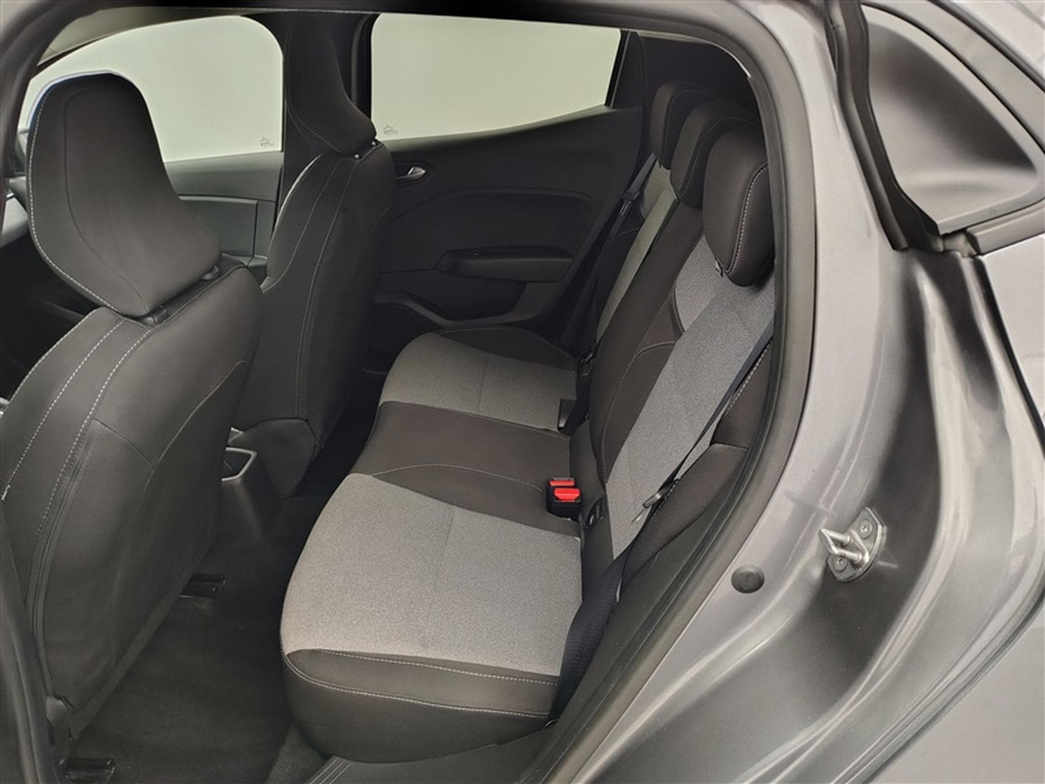 Renault Clio 1.0 TCe 90cv X-Tronic Evolution CARPLAY / FULL LED / PDC AR (2025) - Photo 13