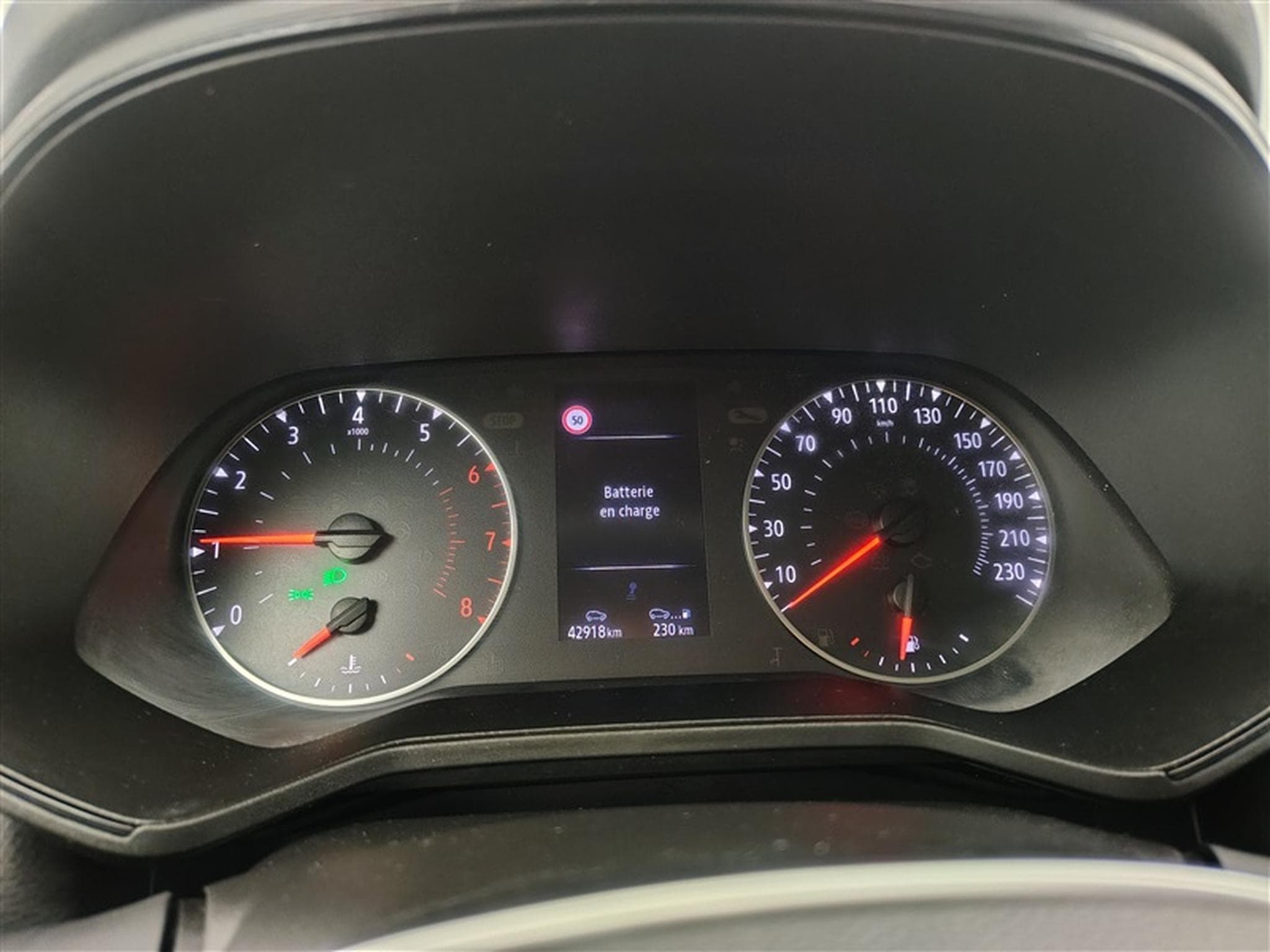 Renault Clio 1.0 TCe 90 Equilibre NAVI / FULL LED / CARPLAY (2023) - Photo 10