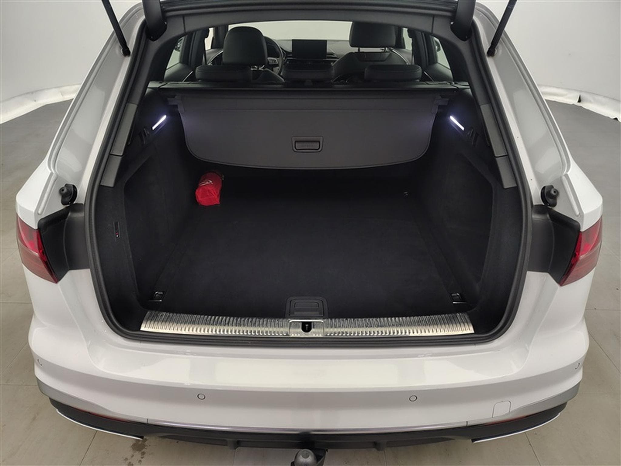 Audi A4 Avant 35 TFSI S-Line S tronic (2024) - Photo 14
