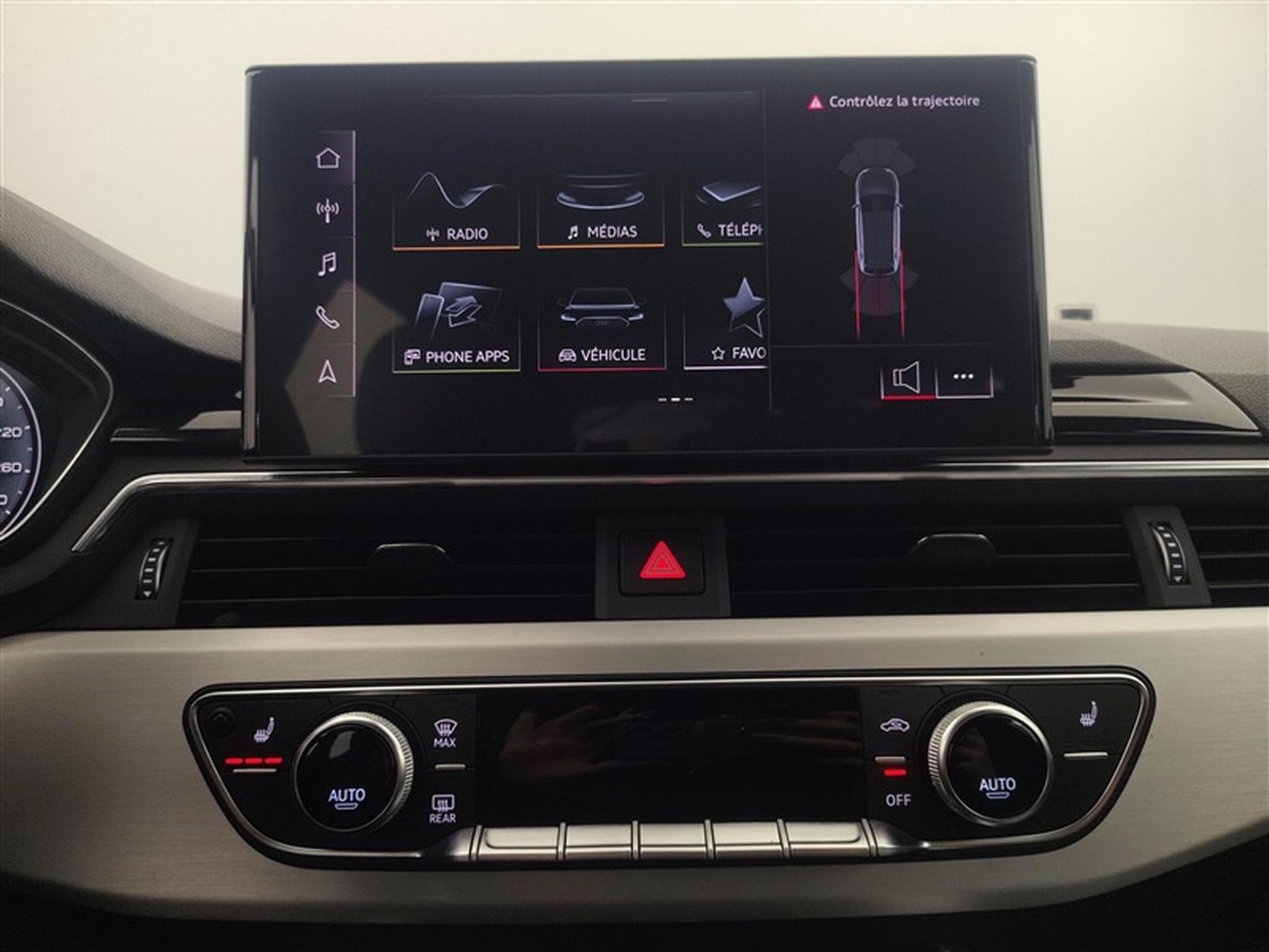 Audi A4 Avant 35 TFSI S-Line S tronic (2024) - Photo 18