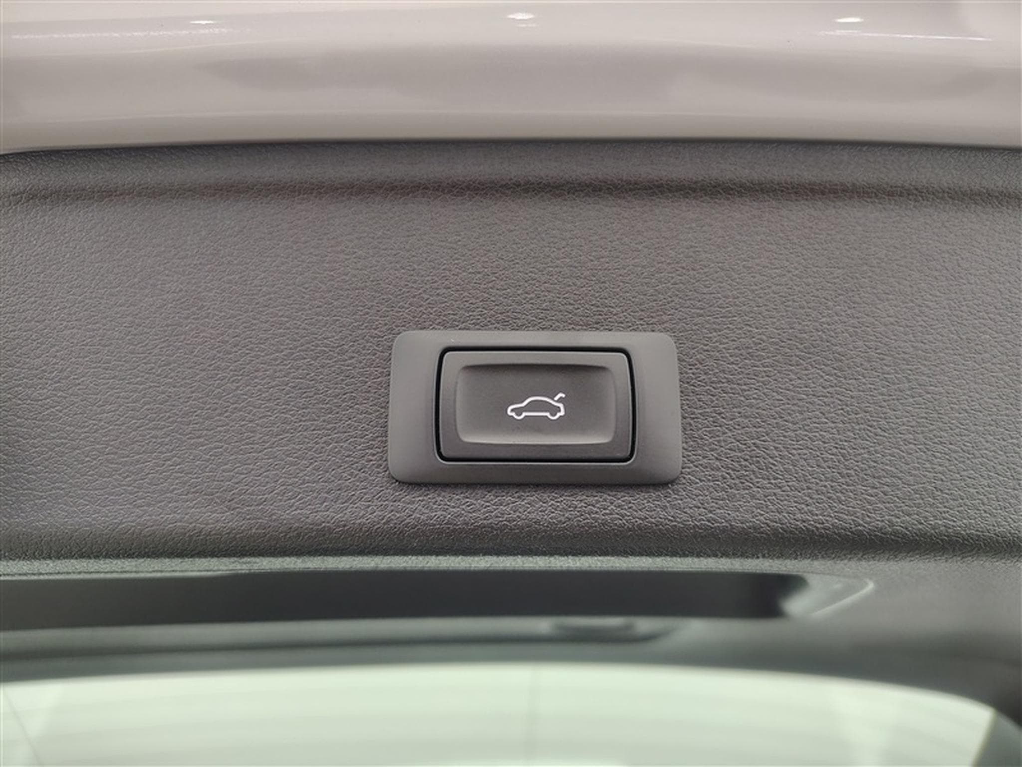Audi A4 Avant 35 TFSI S-Line S tronic (2024) - Photo 19