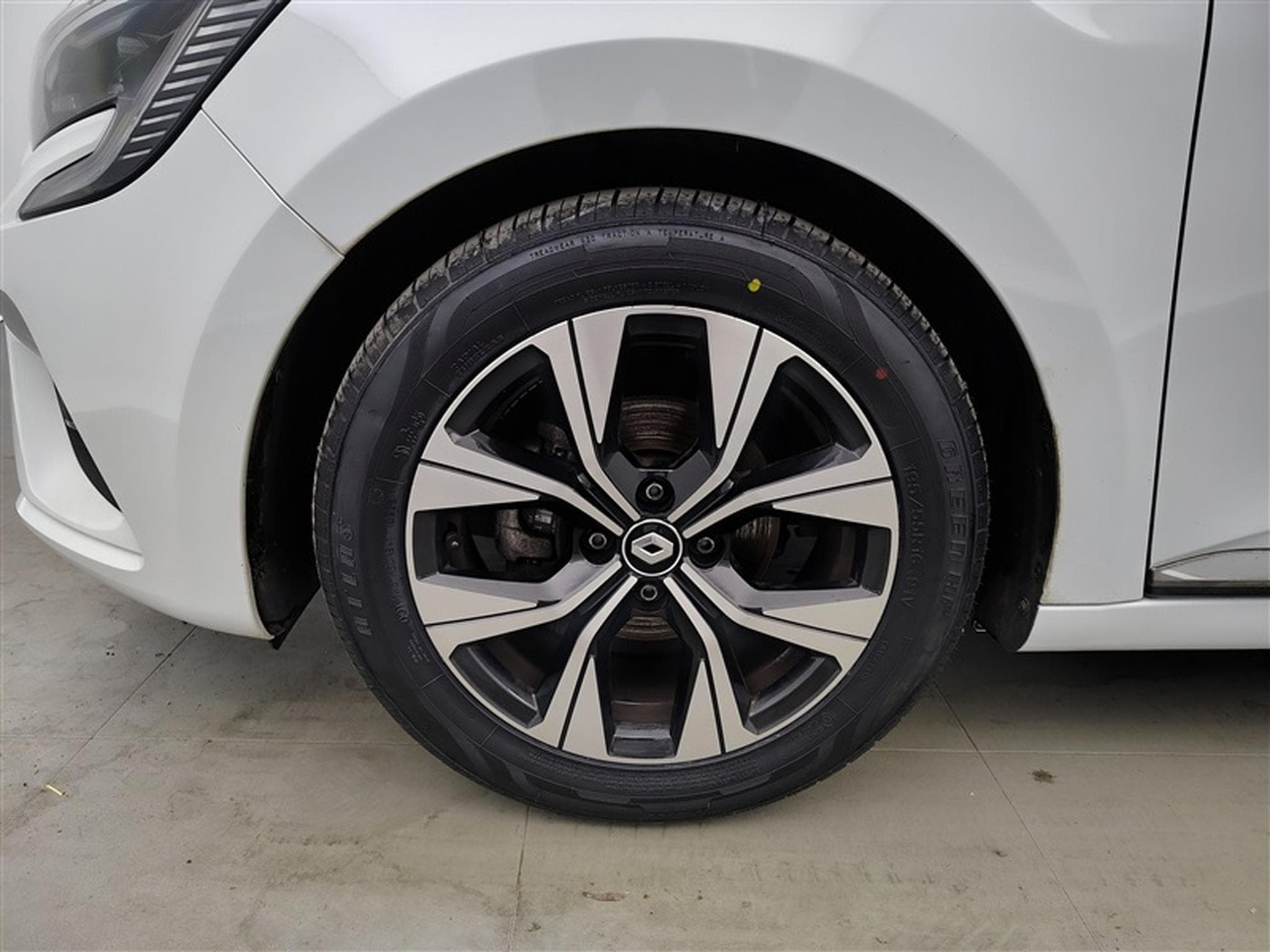 Renault Clio 1.0i SCe EQUILIBRE (2023) - Photo 6