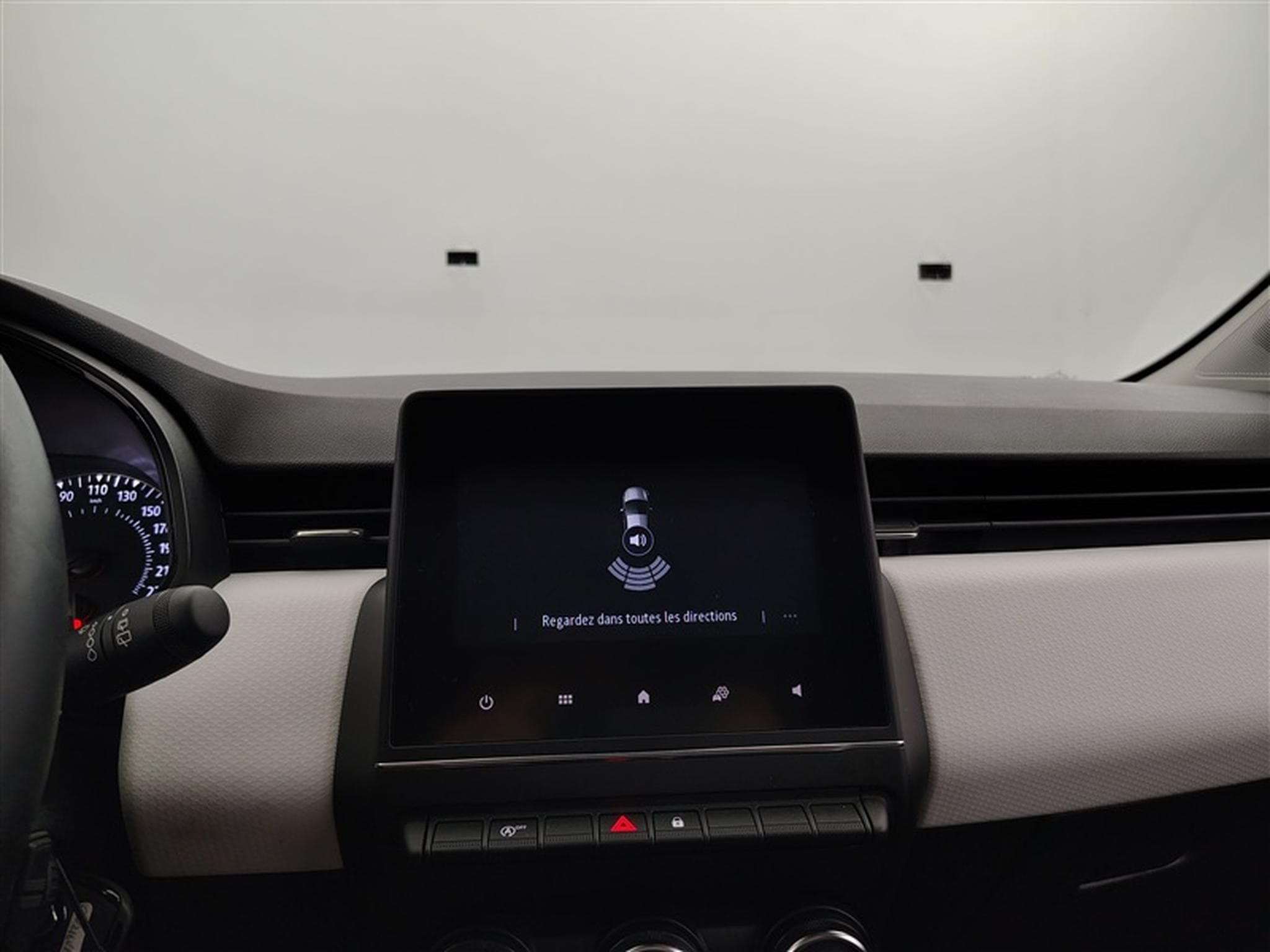 Renault Clio 1.0i SCe EQUILIBRE (2023) - Photo 18