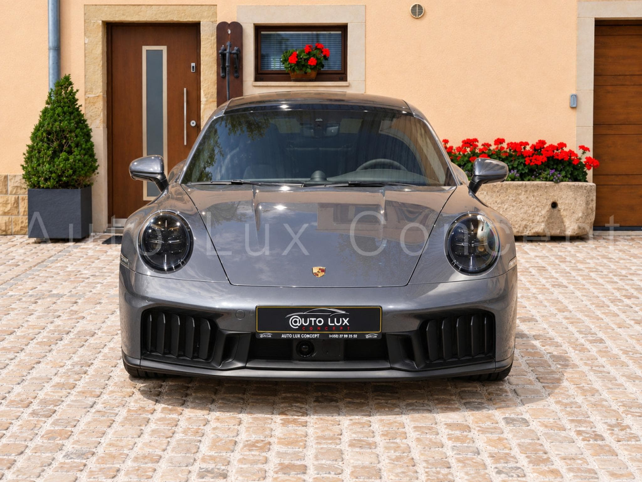 Porsche 911 911 Carrera GTS (2025) - Photo 2