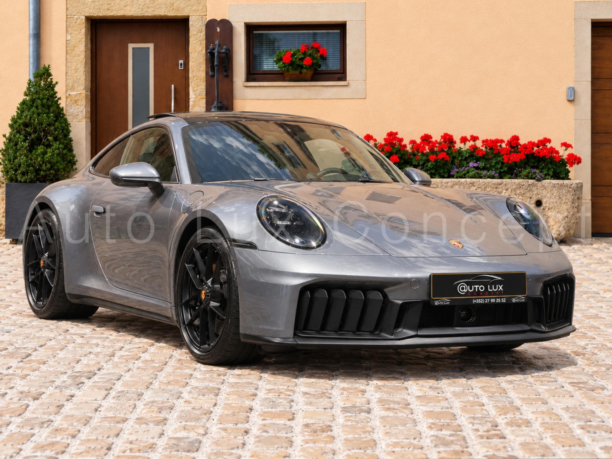 Porsche 911 911 Carrera GTS (2025) - Photo 3