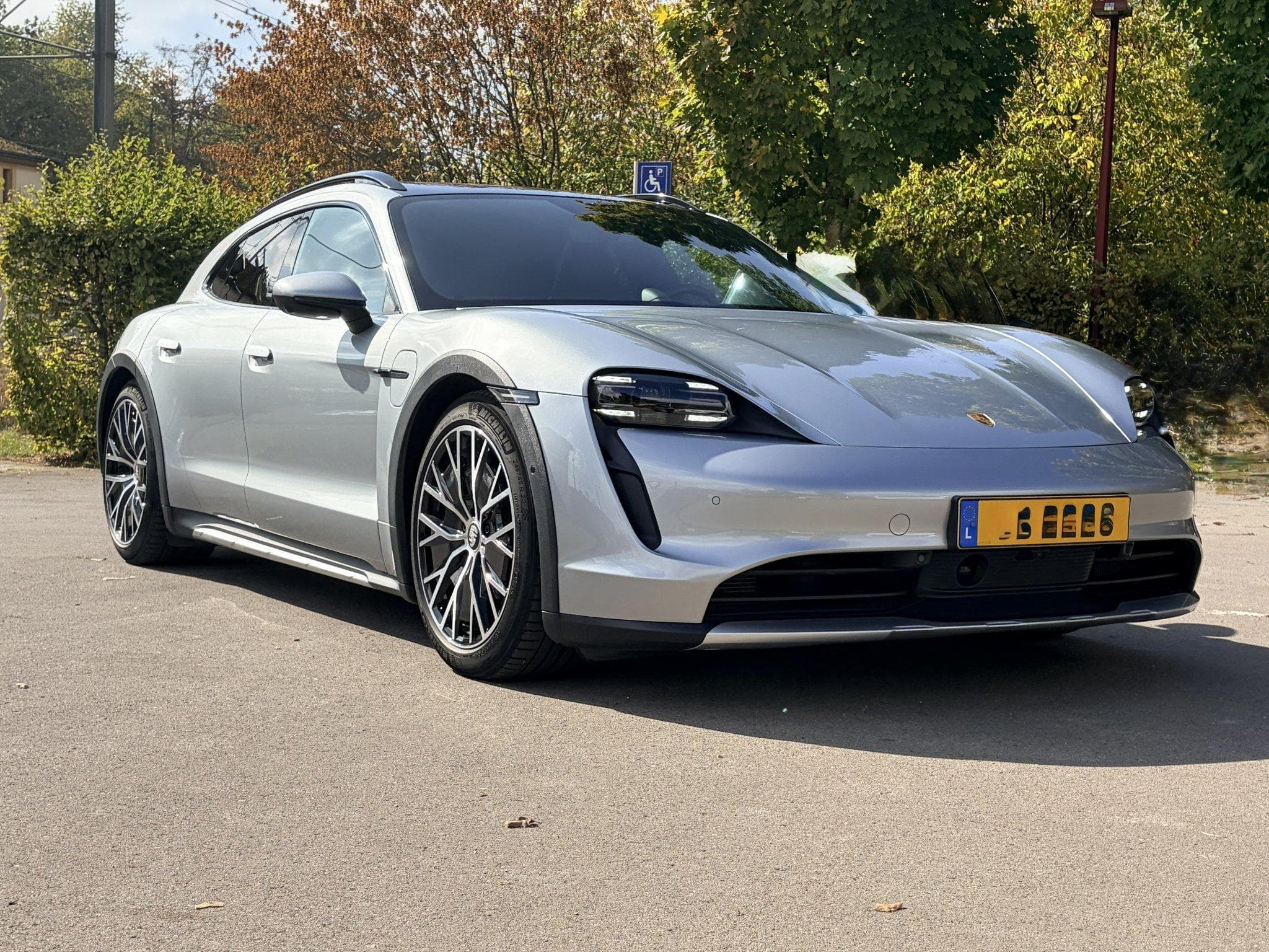 Porsche Taycan 4 Cross Turismo (2024) - Foto 1