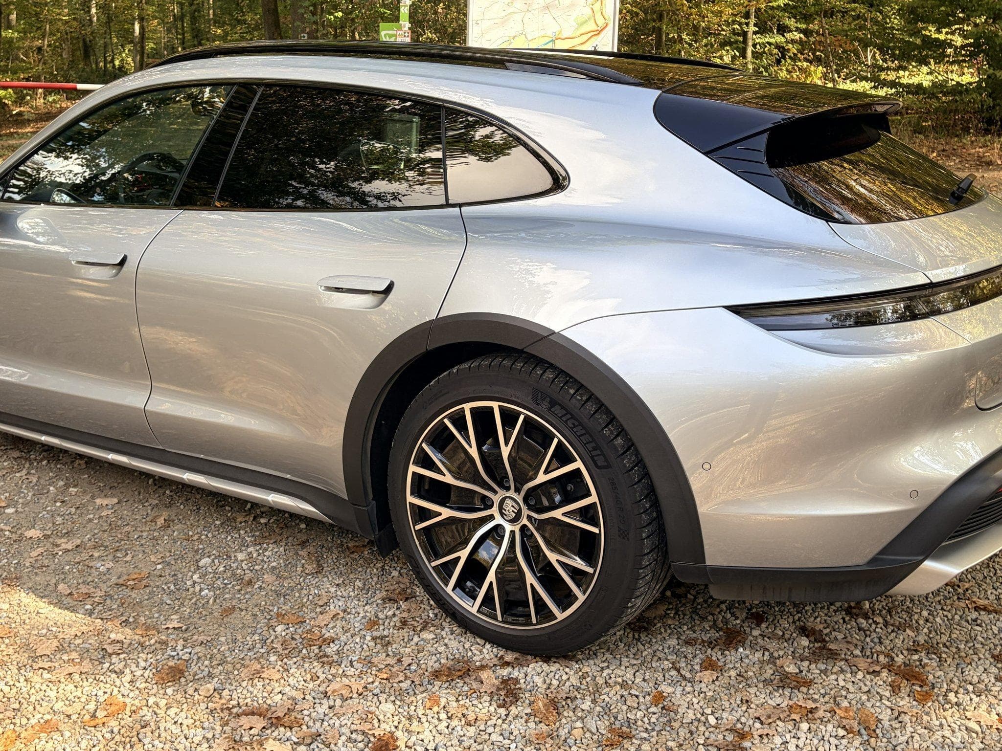 Porsche Taycan 4 Cross Turismo (2024) - Foto 9