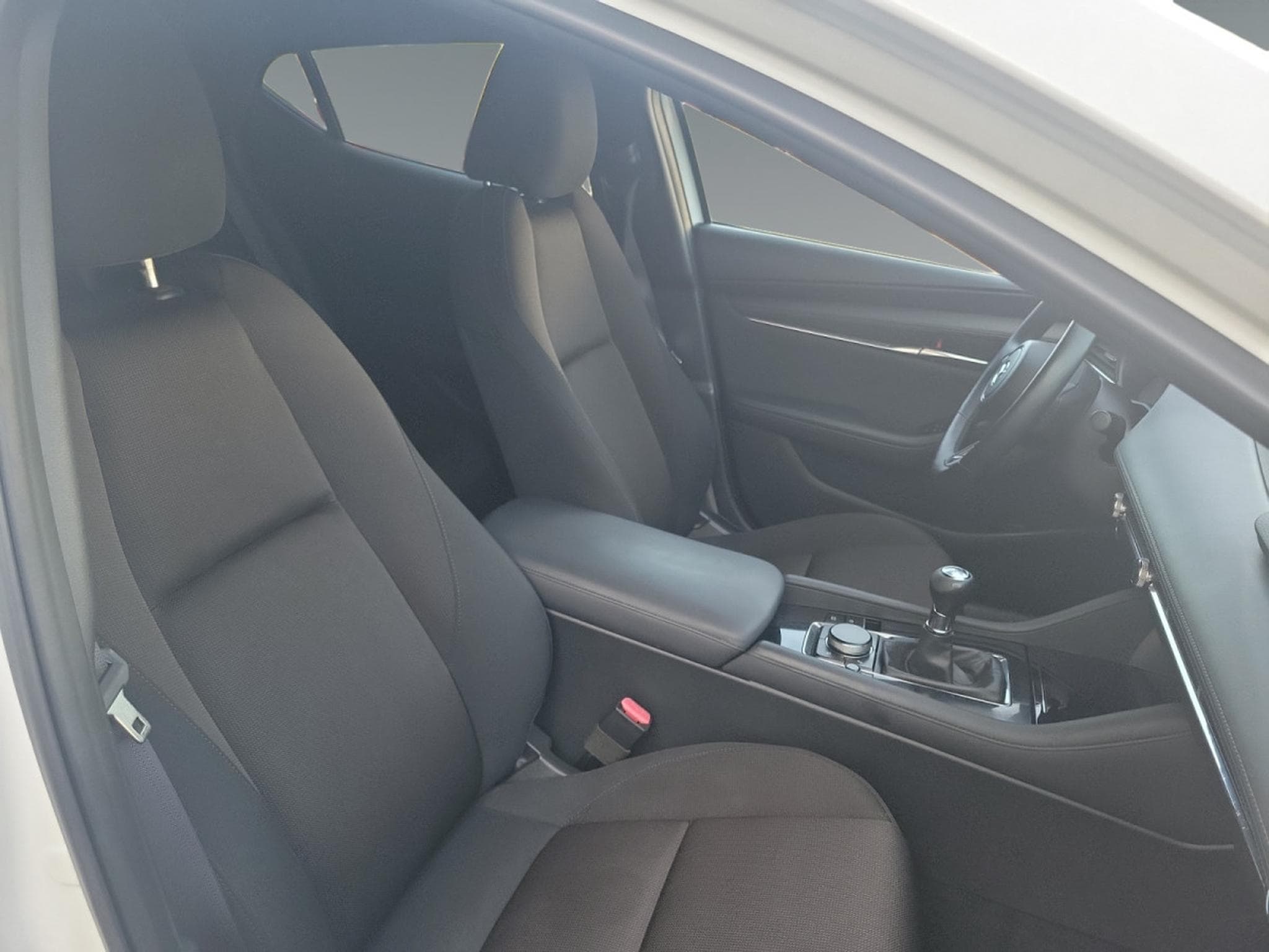 Mazda 3 2.0 SKYACTIV-G 6MT 122 SKYDRIVE SPORT (2019) - Foto 17