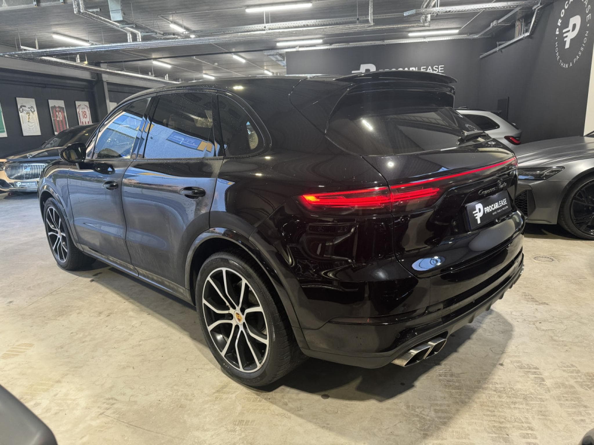Porsche Cayenne Cayenne Turbo/21/Pano/Camera/ Burmester/ (2018) - Foto 4