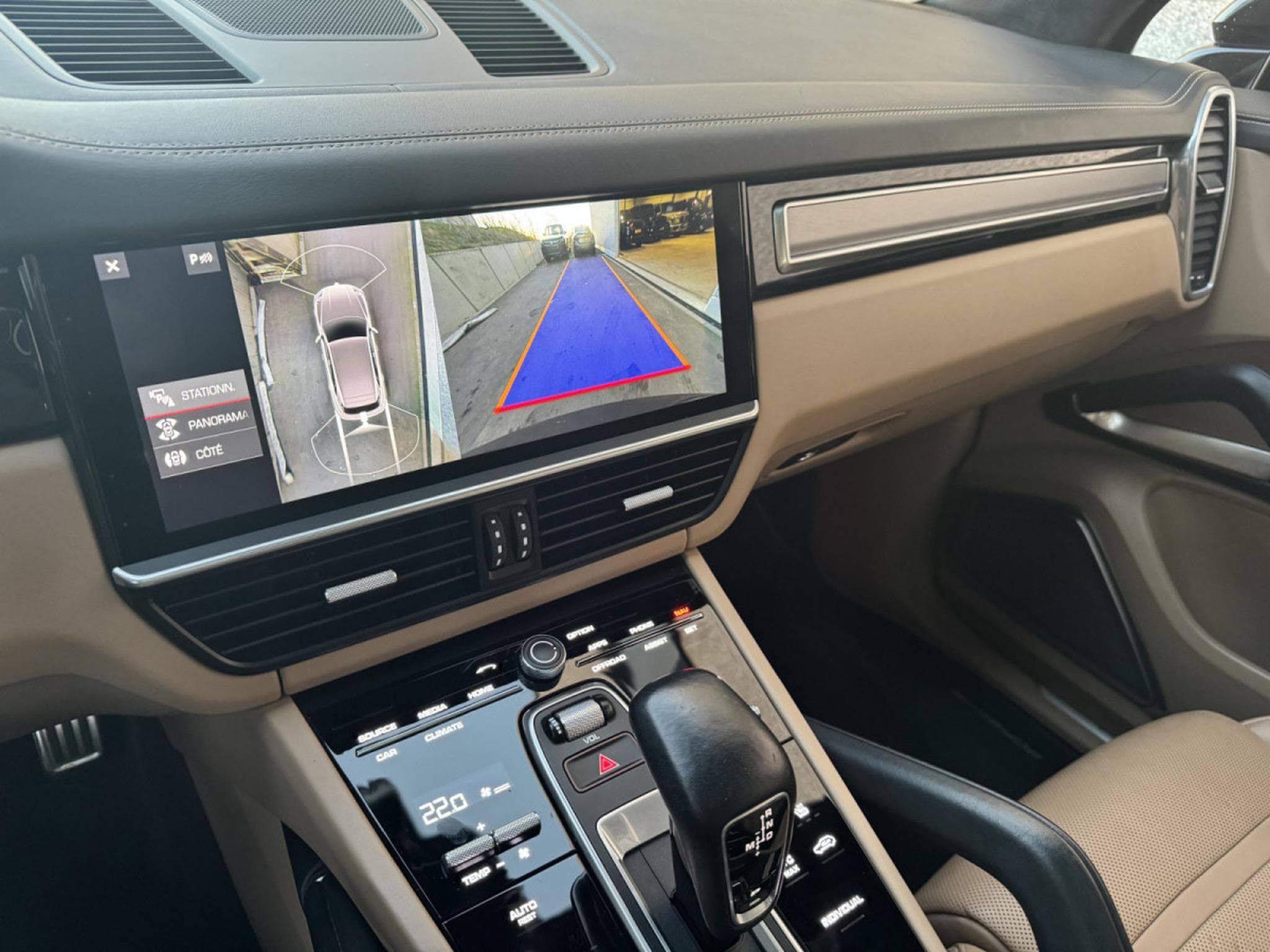 Porsche Cayenne Cayenne Turbo/21/Pano/Camera/ Burmester/ (2018) - Foto 8
