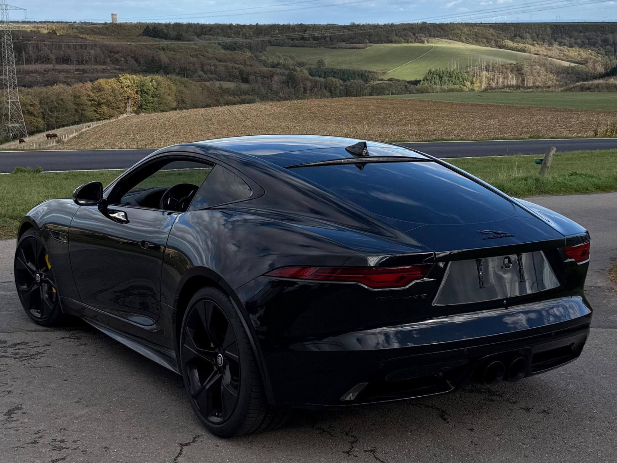 Jaguar F-Type R-dynamic (2021) - Photo 3