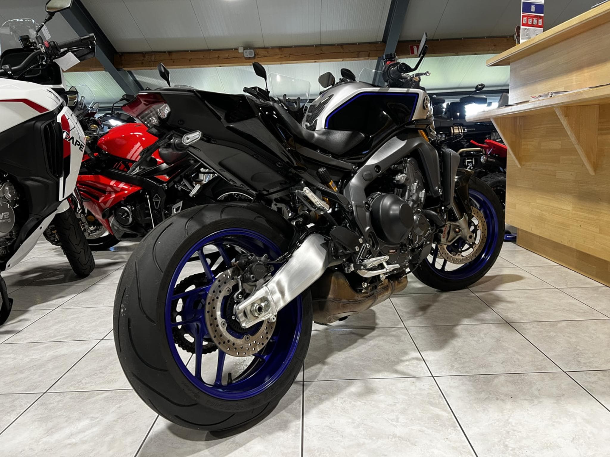 Yamaha MT09 SP (2025) - Photo 3