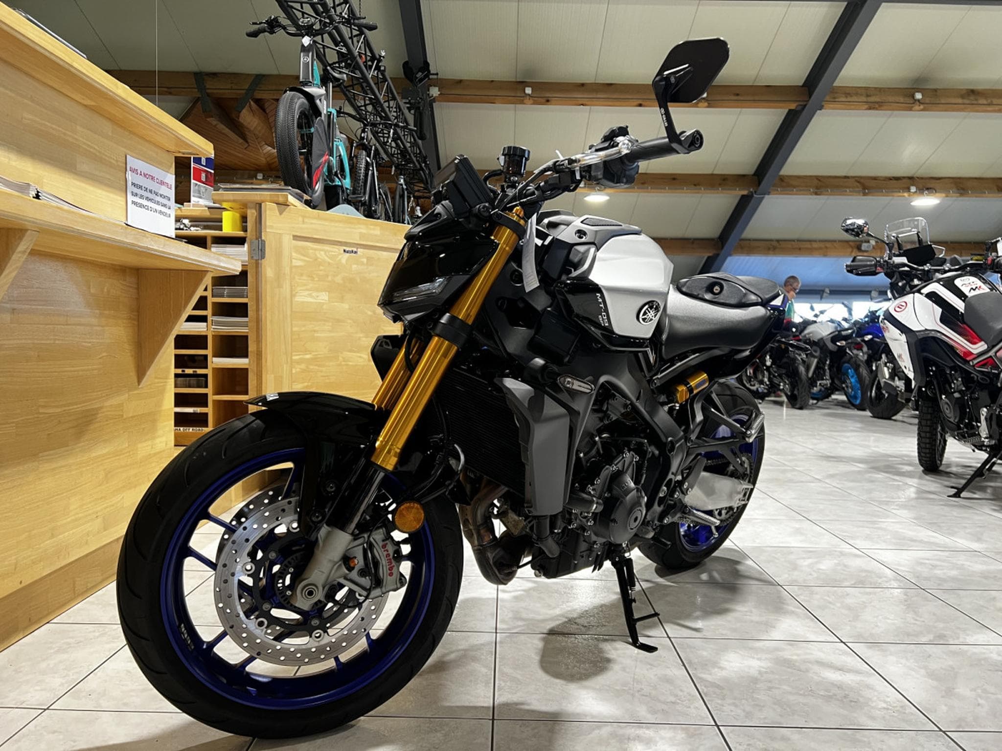 Yamaha MT09 SP (2025) - Photo 2