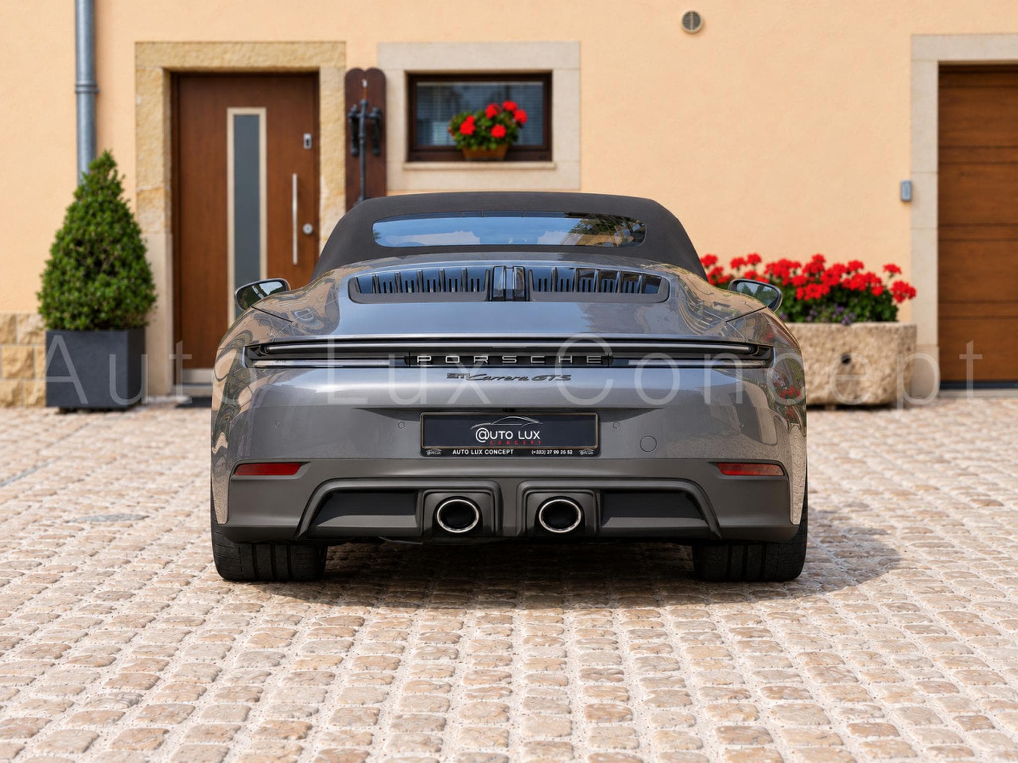 Porsche 911 911 Carrera GTS Cabriolet (2026) - Photo 3