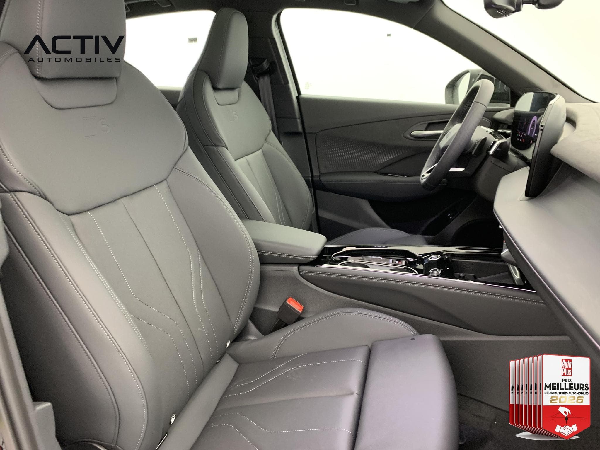 Audi Q3 E-HYBRID 272 CH S TRONIC 6 S LINE (2026) - Photo 9