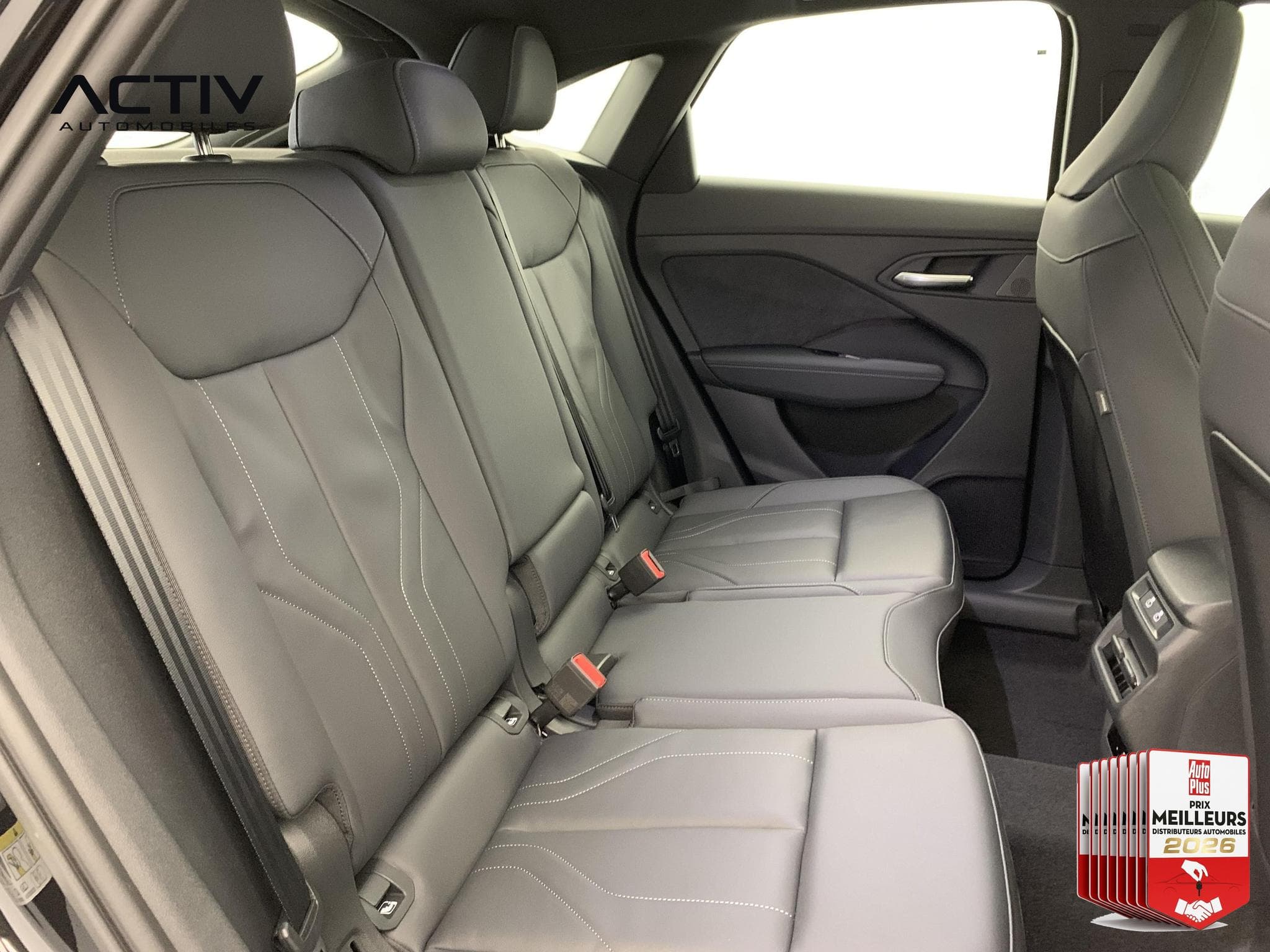 Audi Q3 E-HYBRID 272 CH S TRONIC 6 S LINE (2026) - Photo 10