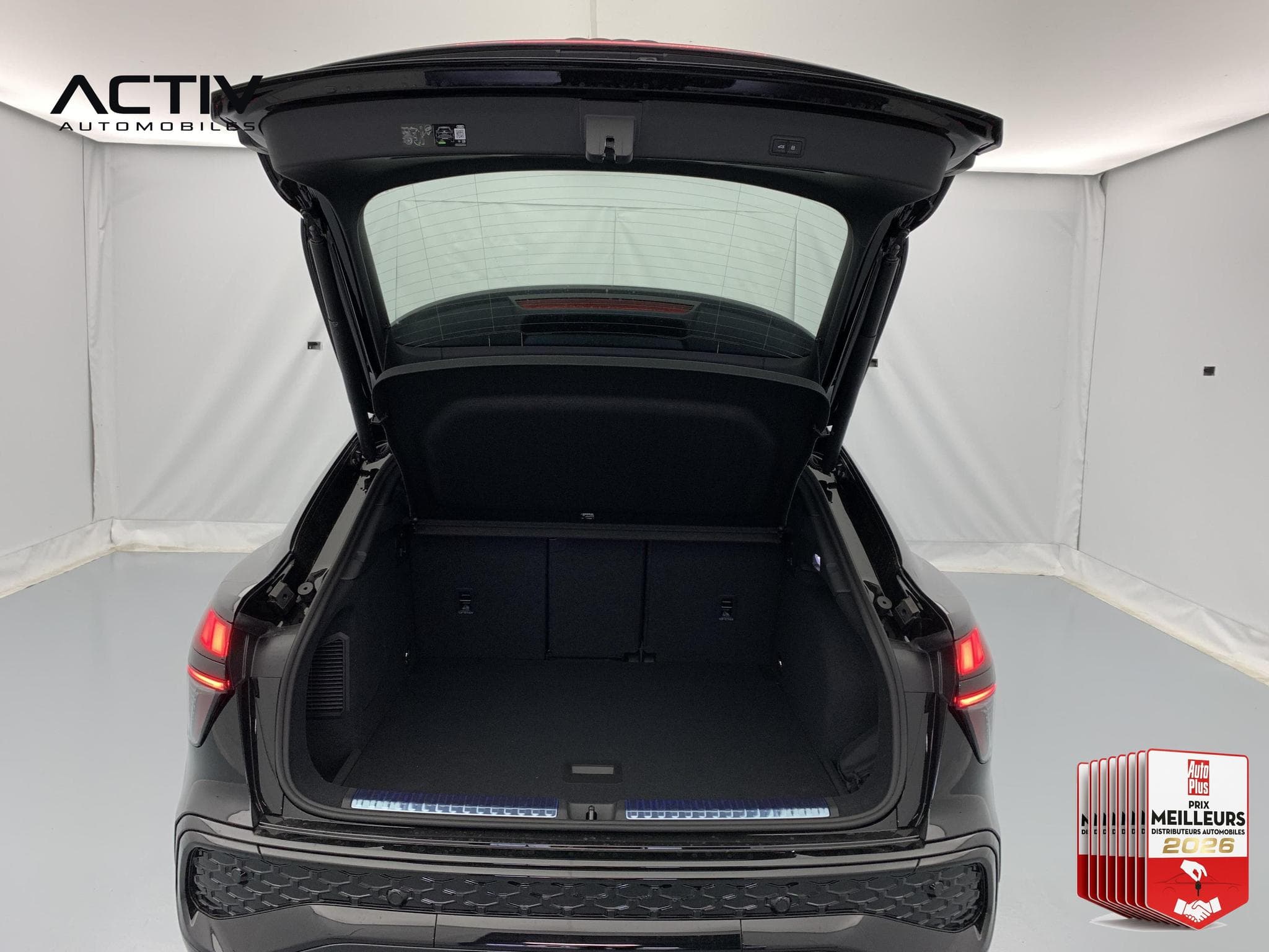 Audi Q3 E-HYBRID 272 CH S TRONIC 6 S LINE (2026) - Photo 12