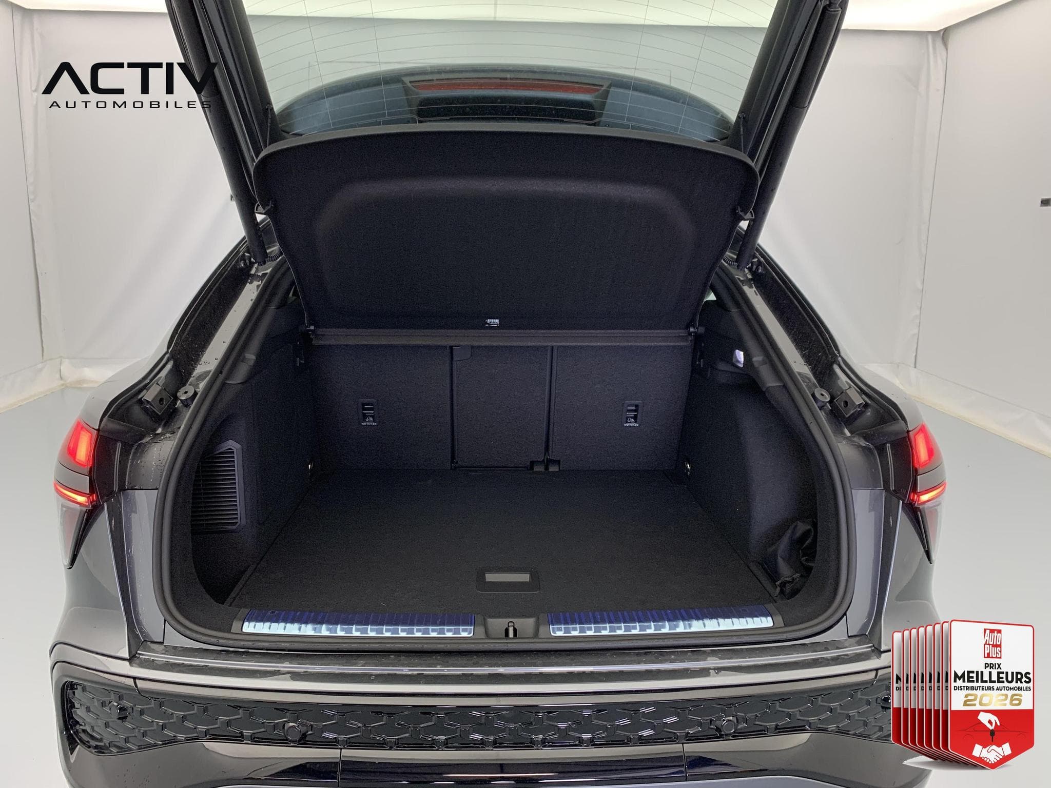 Audi Q3 E-HYBRID 272 CH S TRONIC 6 S LINE (2026) - Photo 12