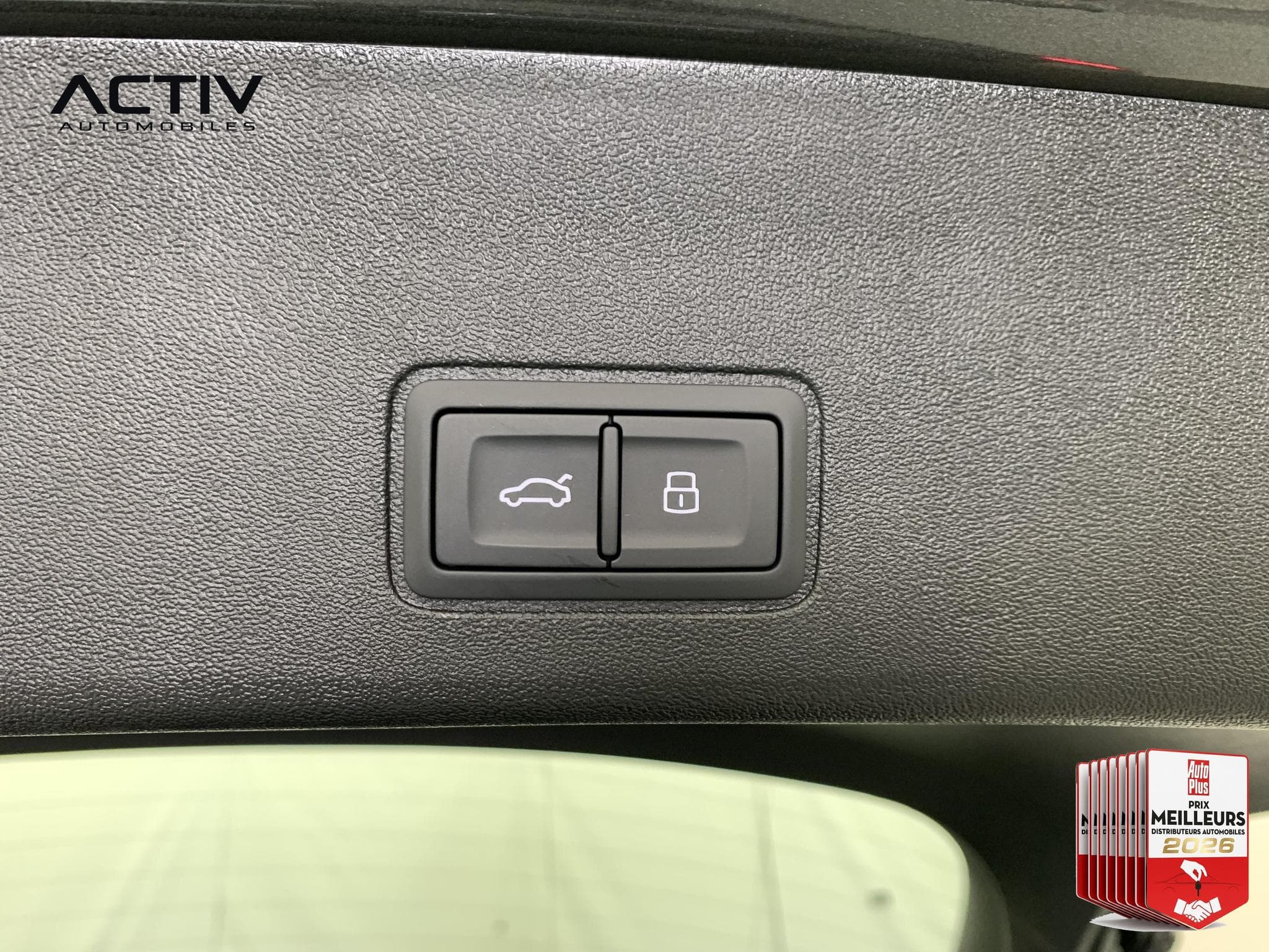 Audi Q3 E-HYBRID 272 CH S TRONIC 6 S LINE (2026) - Photo 13