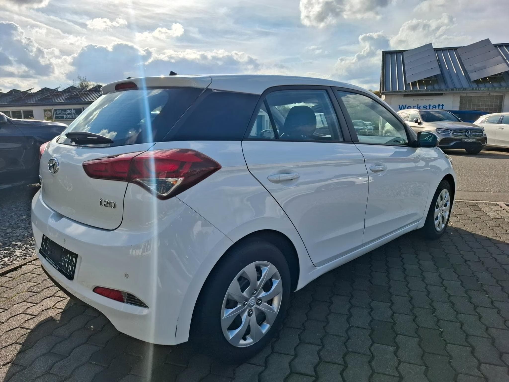Hyundai i20 1.4 Trend Aut. KLIMA USB SHZ TEMPOMAT (2017) - Photo 2
