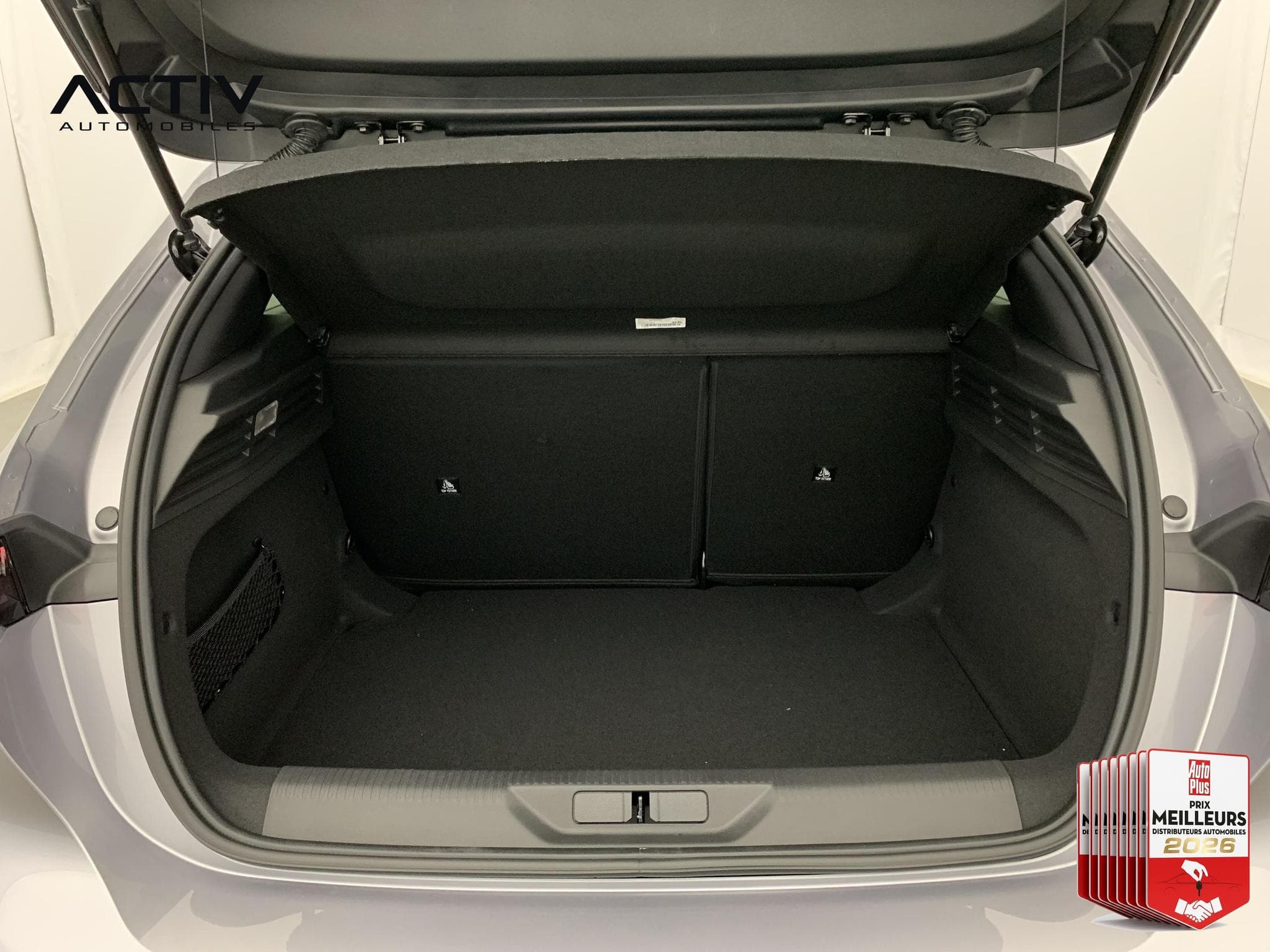 Peugeot 308 Hybrid 145 e-DCS6 Allure (2026) - Photo 11