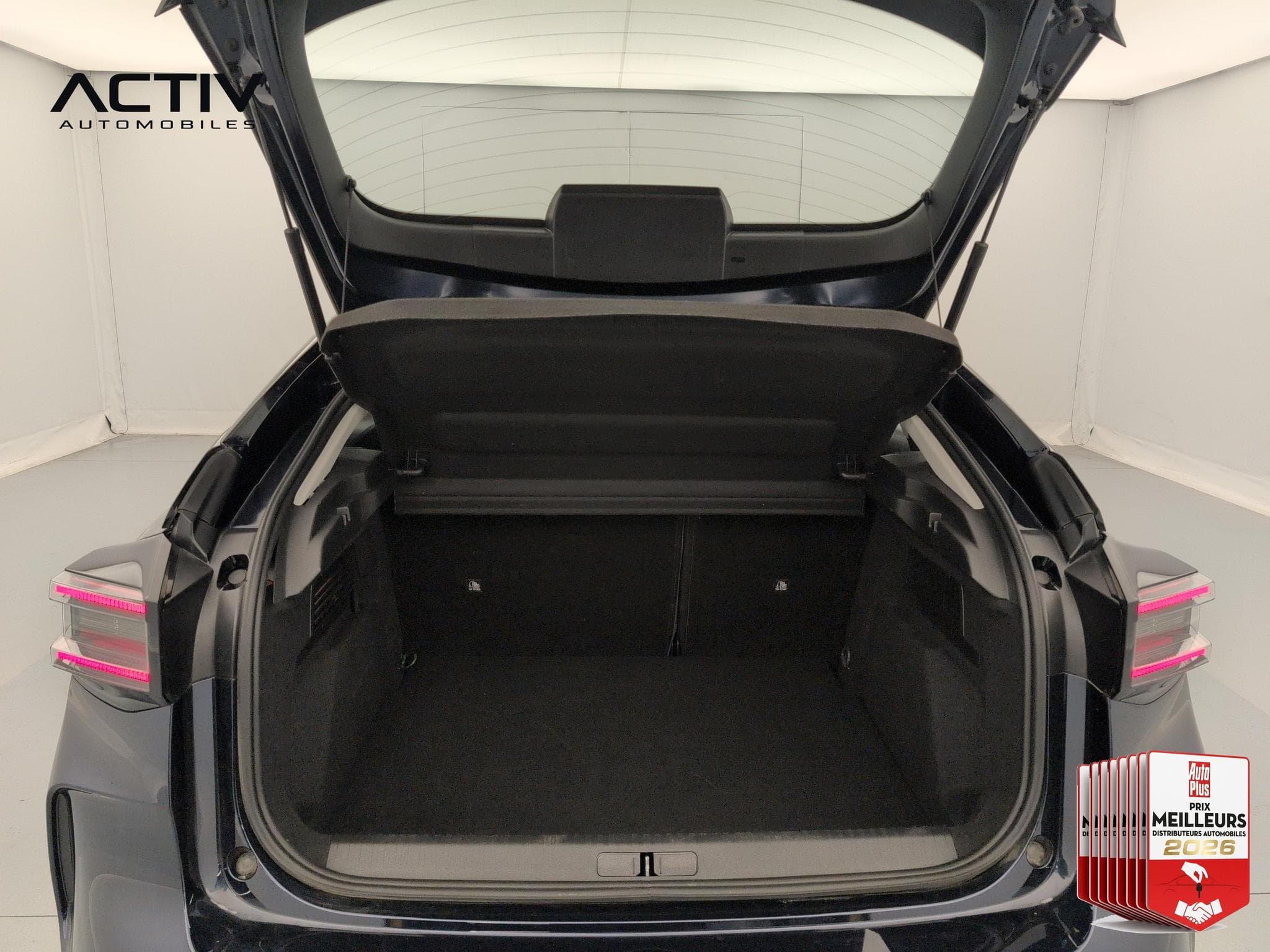 Citroën C4 Hybride 145 ch e-DCS6 Plus (2025) - Photo 11