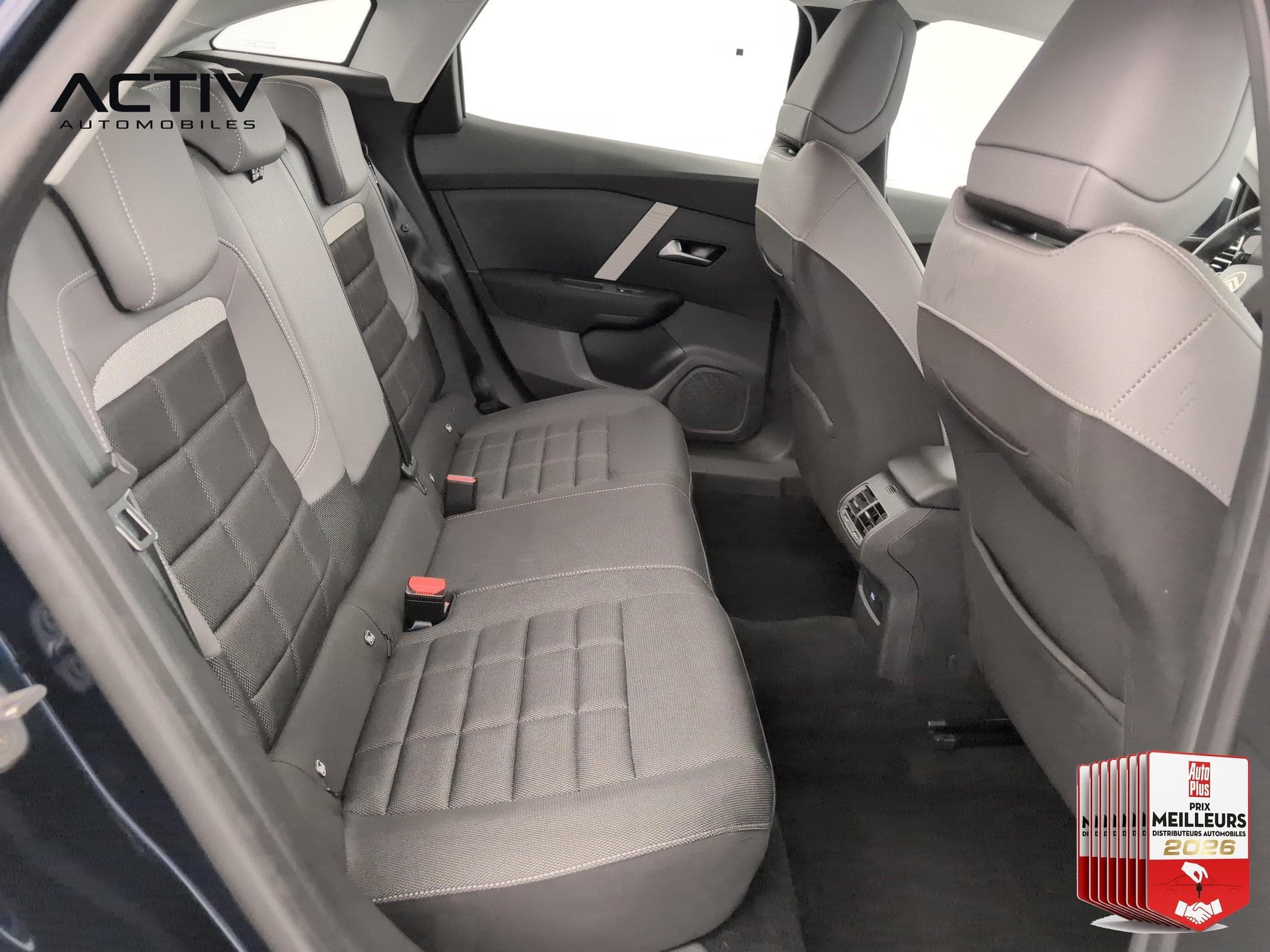 Citroën C4 Hybride 145 ch e-DCS6 Plus (2025) - Photo 10