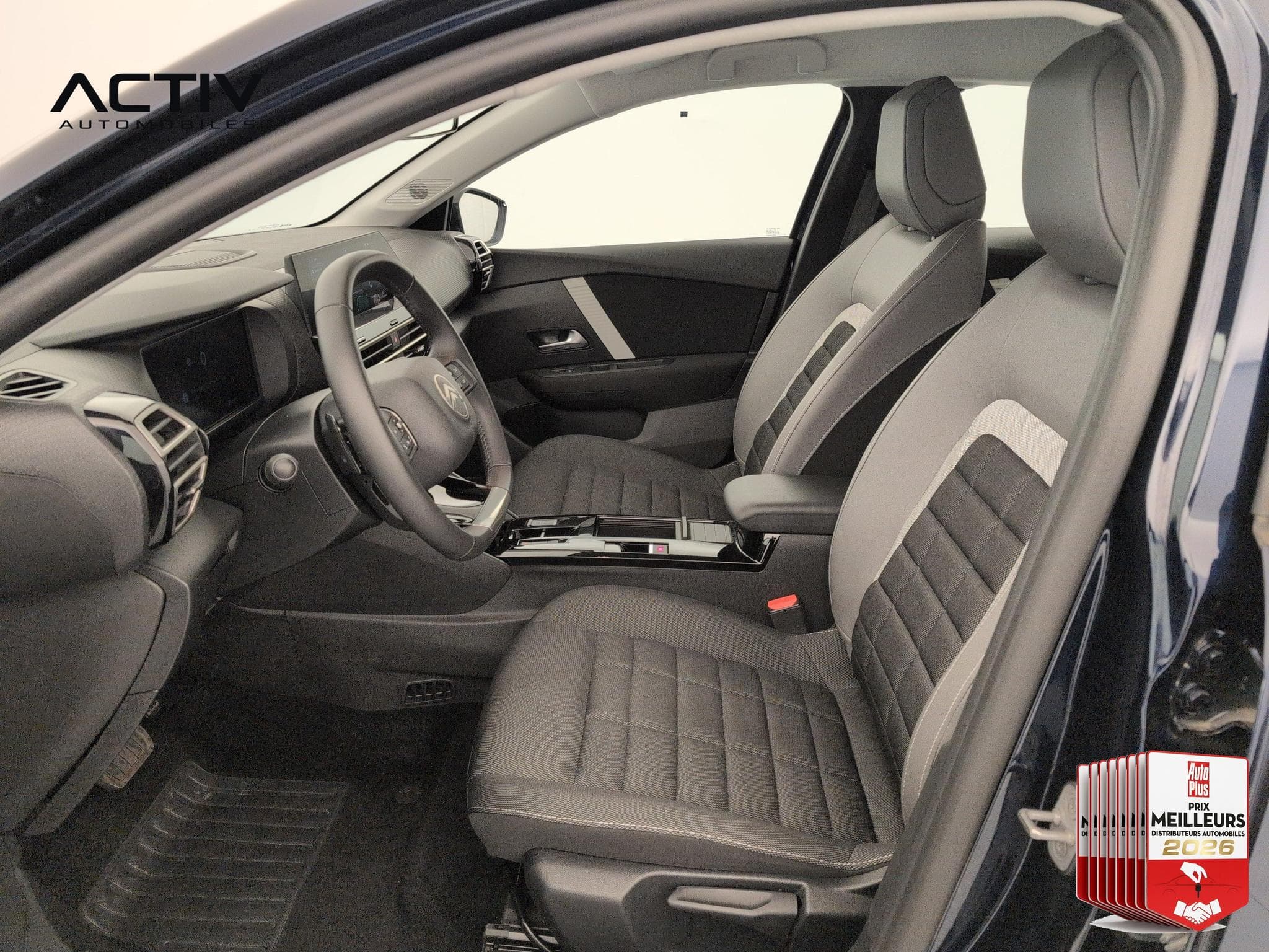 Citroën C4 Hybride 145 ch e-DCS6 Plus (2025) - Photo 16