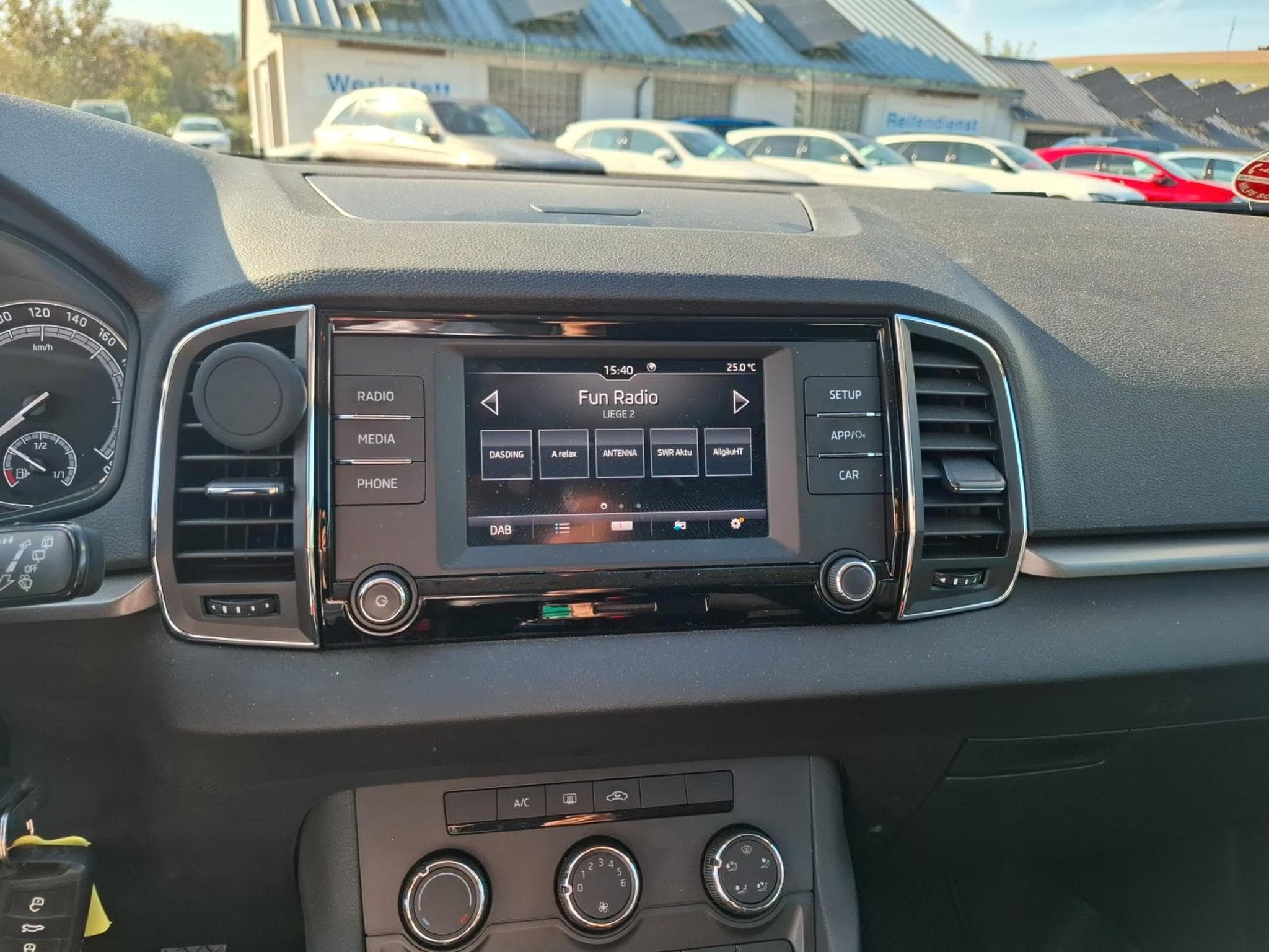 Skoda Karoq 1.5 TSI Ambition DAB KLIMA AHK (2020) - Photo 5