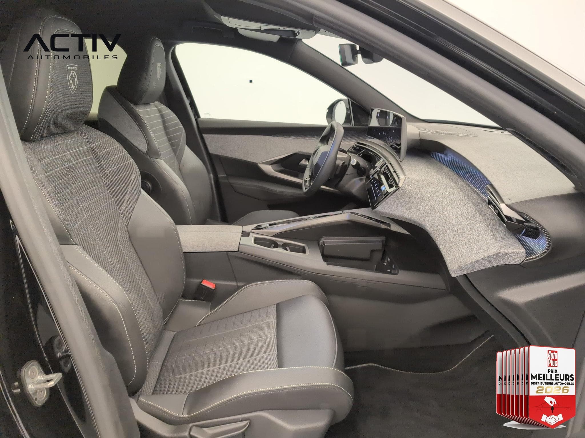 Peugeot 3008 Hybrid 145 e-DCS6 GT (2025) - Foto 9
