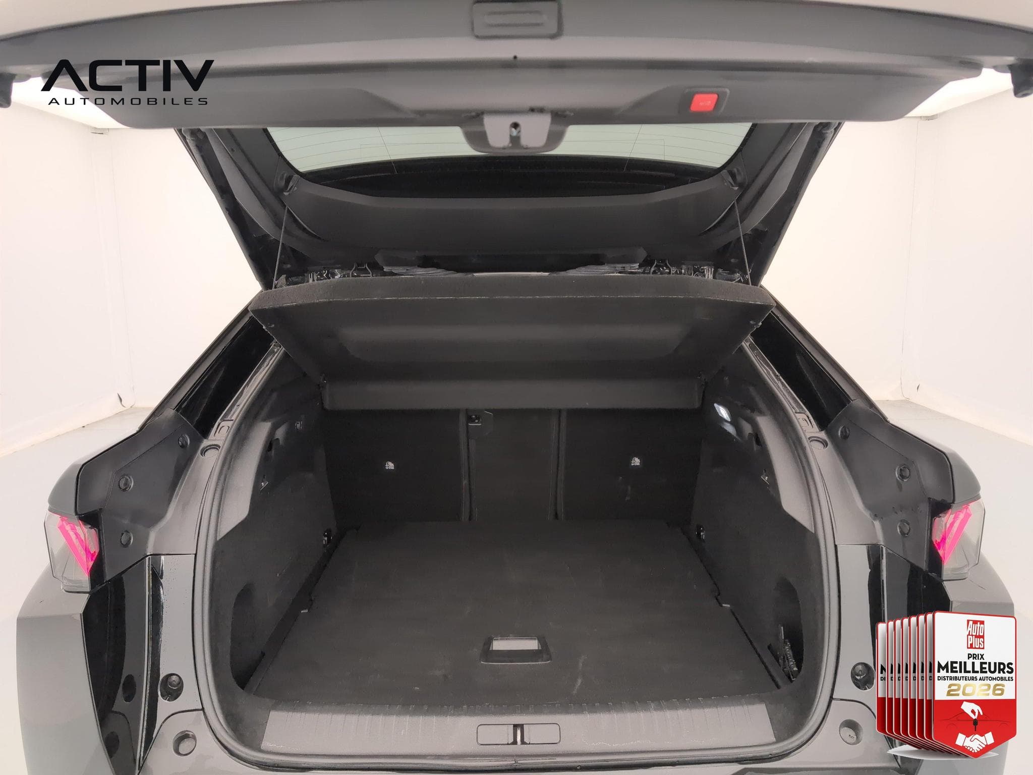 Peugeot 3008 Hybrid 145 e-DCS6 GT (2025) - Foto 11