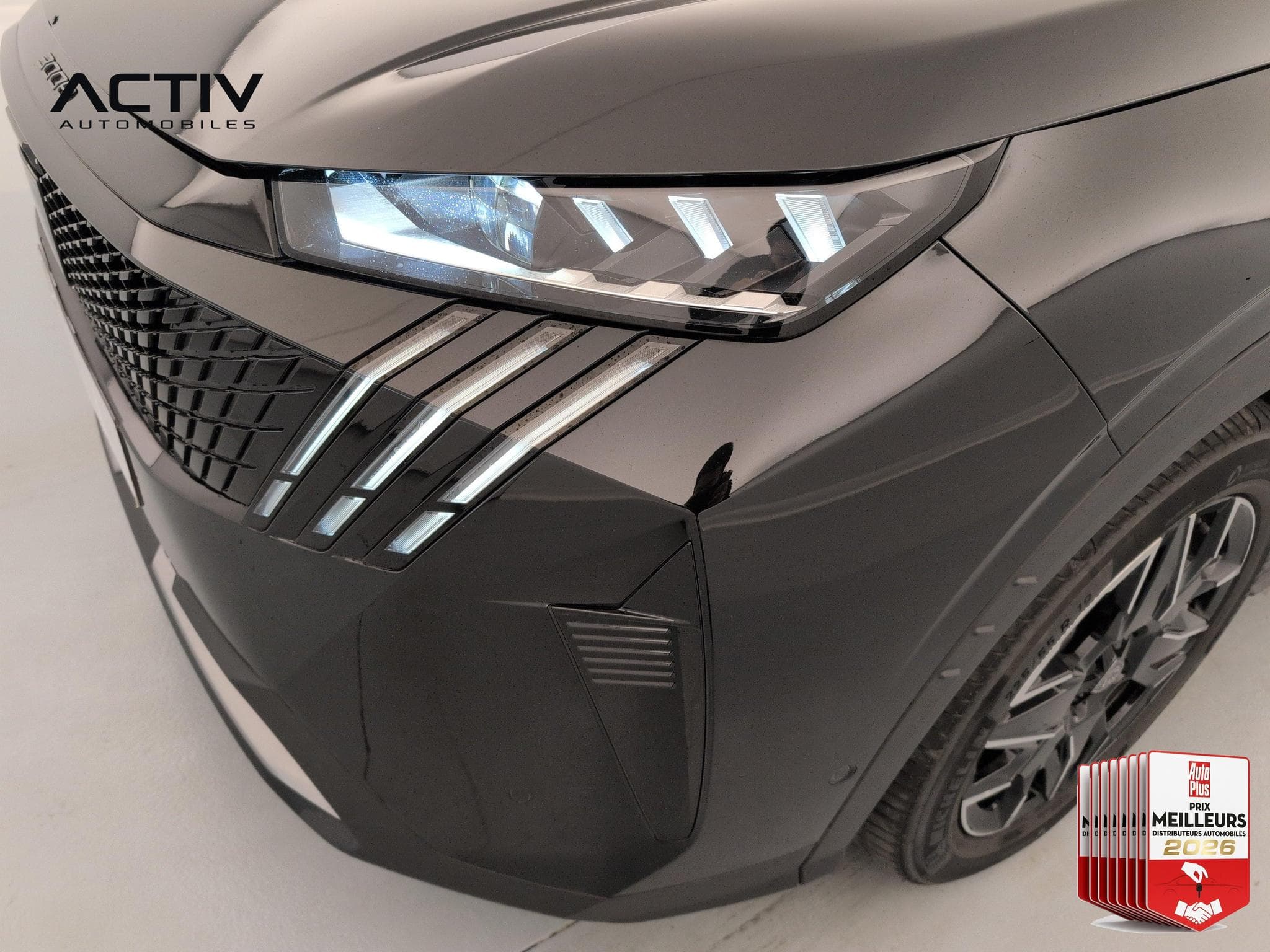 Peugeot 3008 Hybrid 145 e-DCS6 GT (2025) - Foto 23