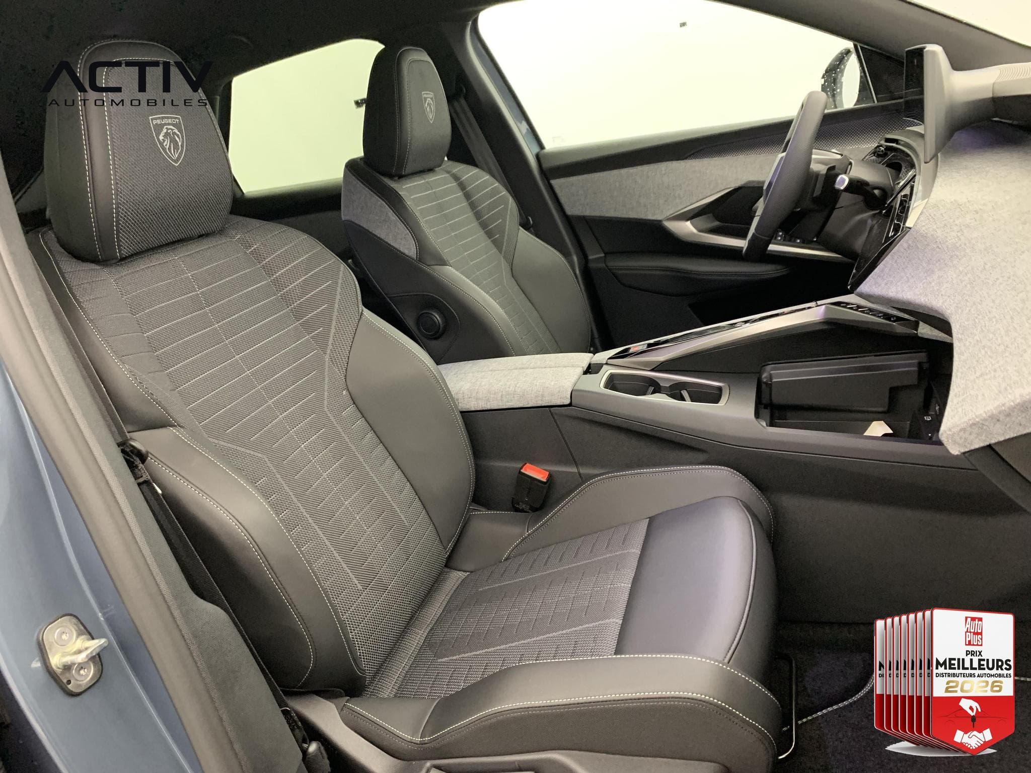 Peugeot 3008 Hybrid 145 e-DCS6 GT (2025) - Photo 9