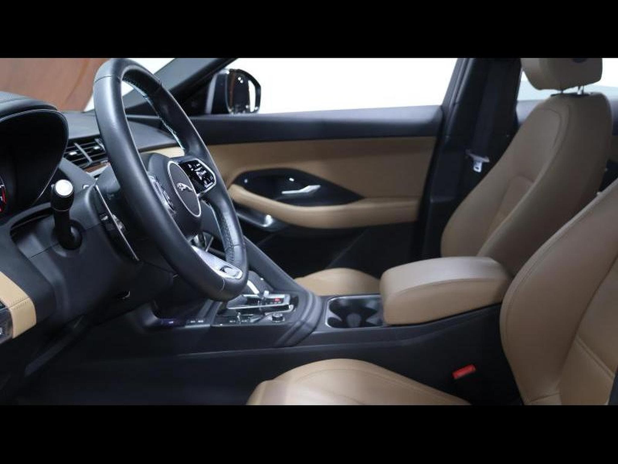 Jaguar E-Pace P160 S auto (2023) - Photo 16