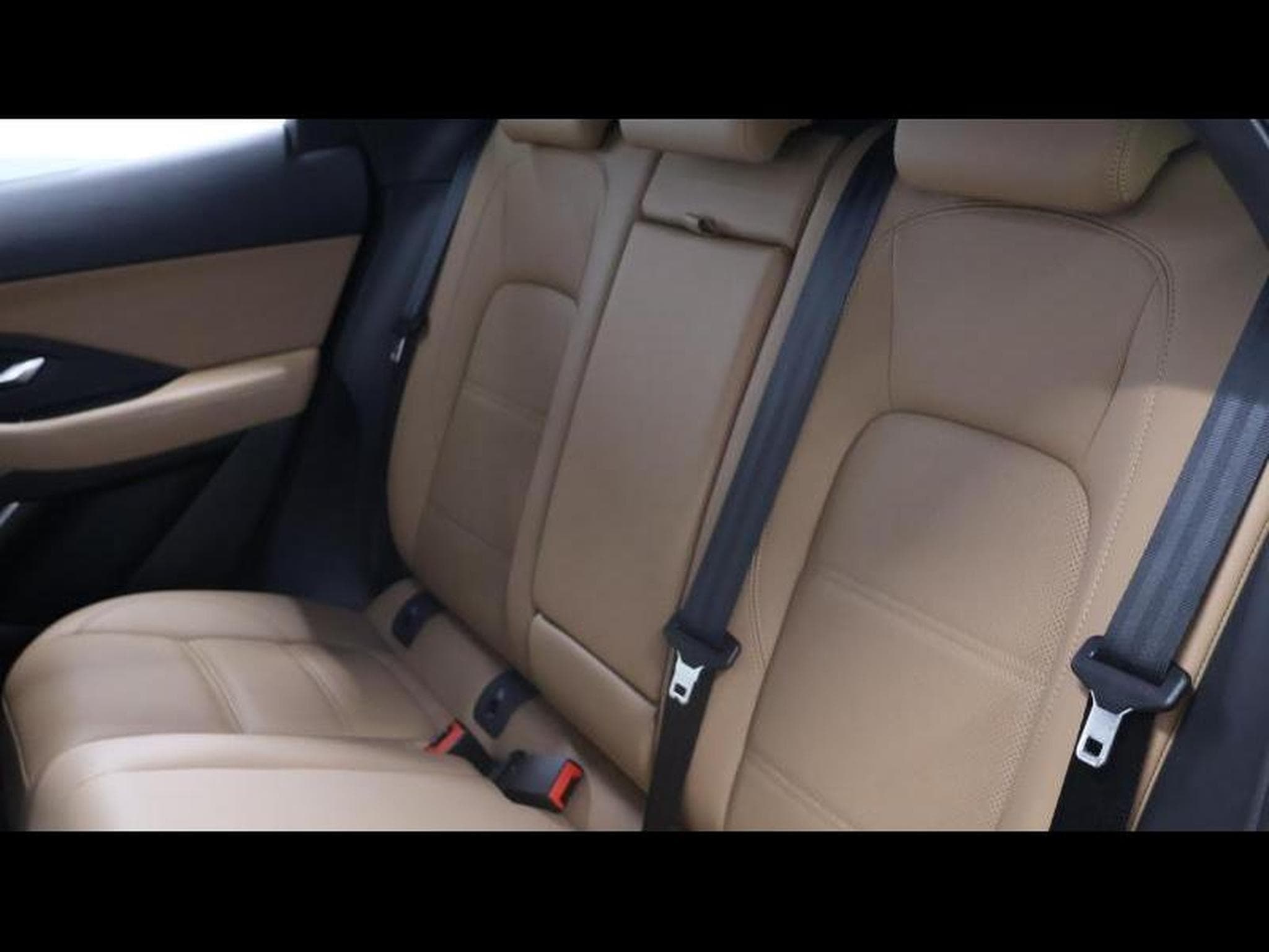 Jaguar E-Pace P160 S auto (2023) - Photo 19