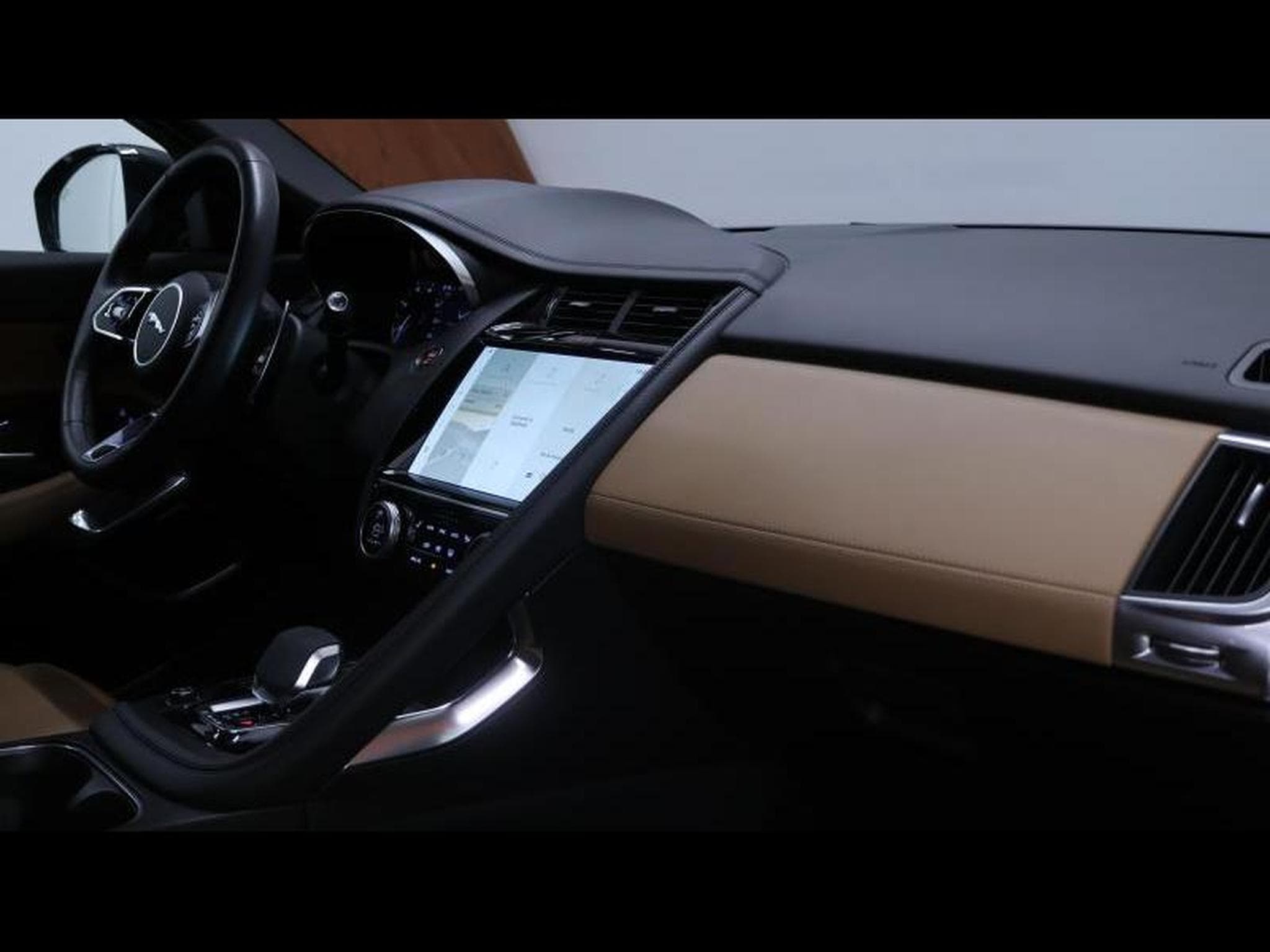 Jaguar E-Pace P160 S auto (2023) - Photo 22