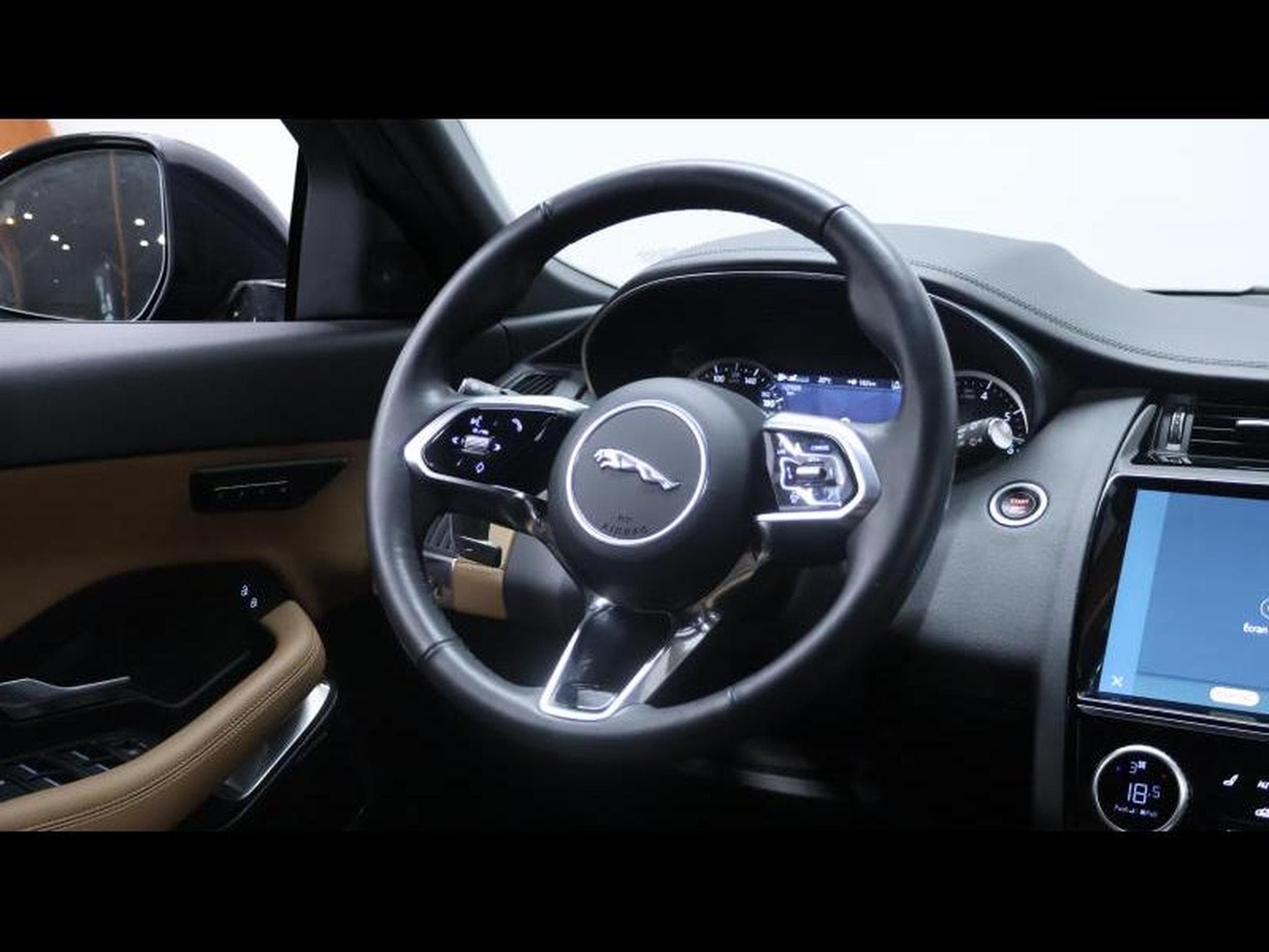 Jaguar E-Pace P160 S auto (2023) - Photo 23