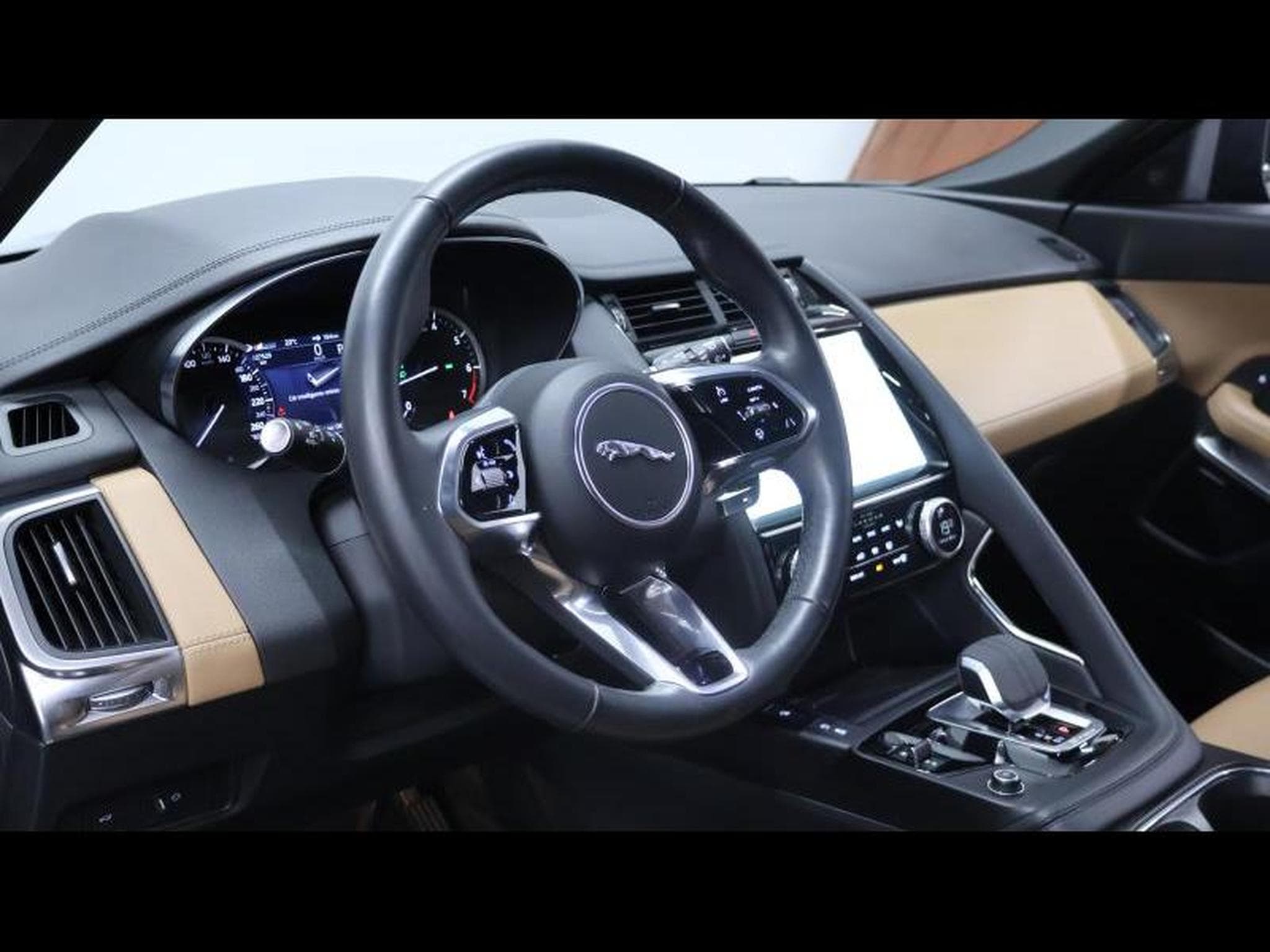 Jaguar E-Pace P160 S auto (2023) - Photo 20