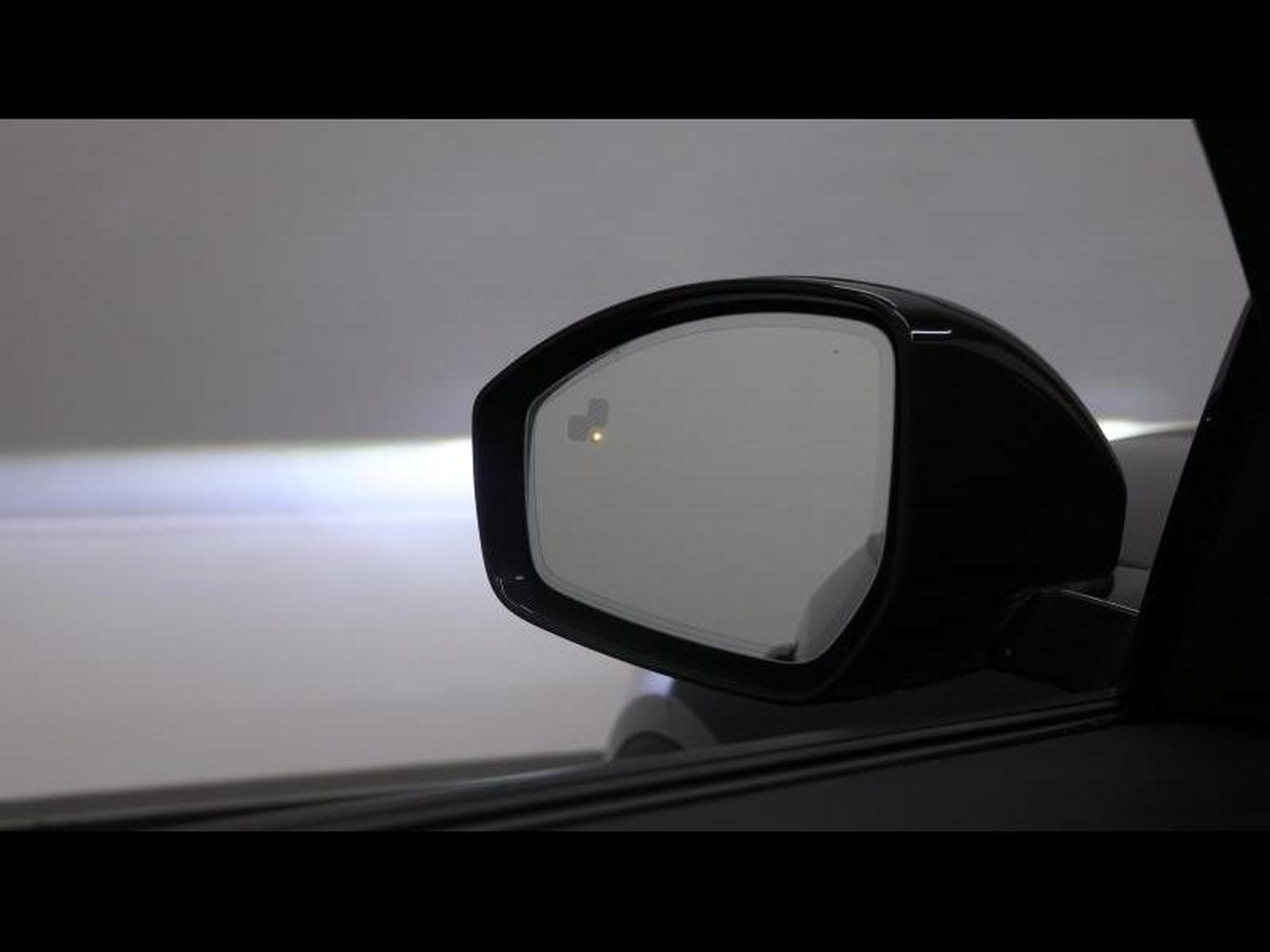 Jaguar E-Pace P160 S auto (2023) - Photo 32
