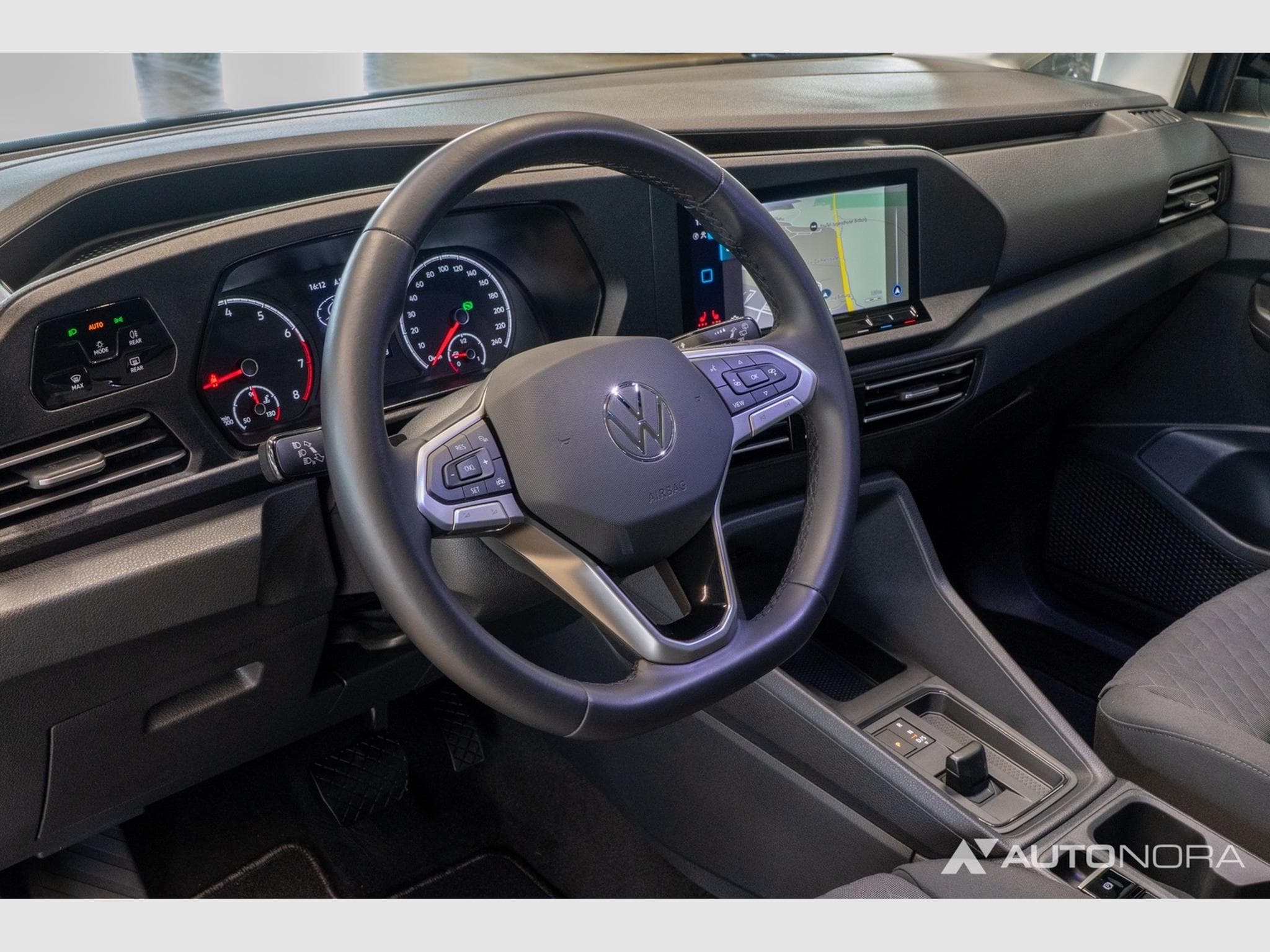 VW Caddy 1.5 TSI Life (2023) - Photo 13