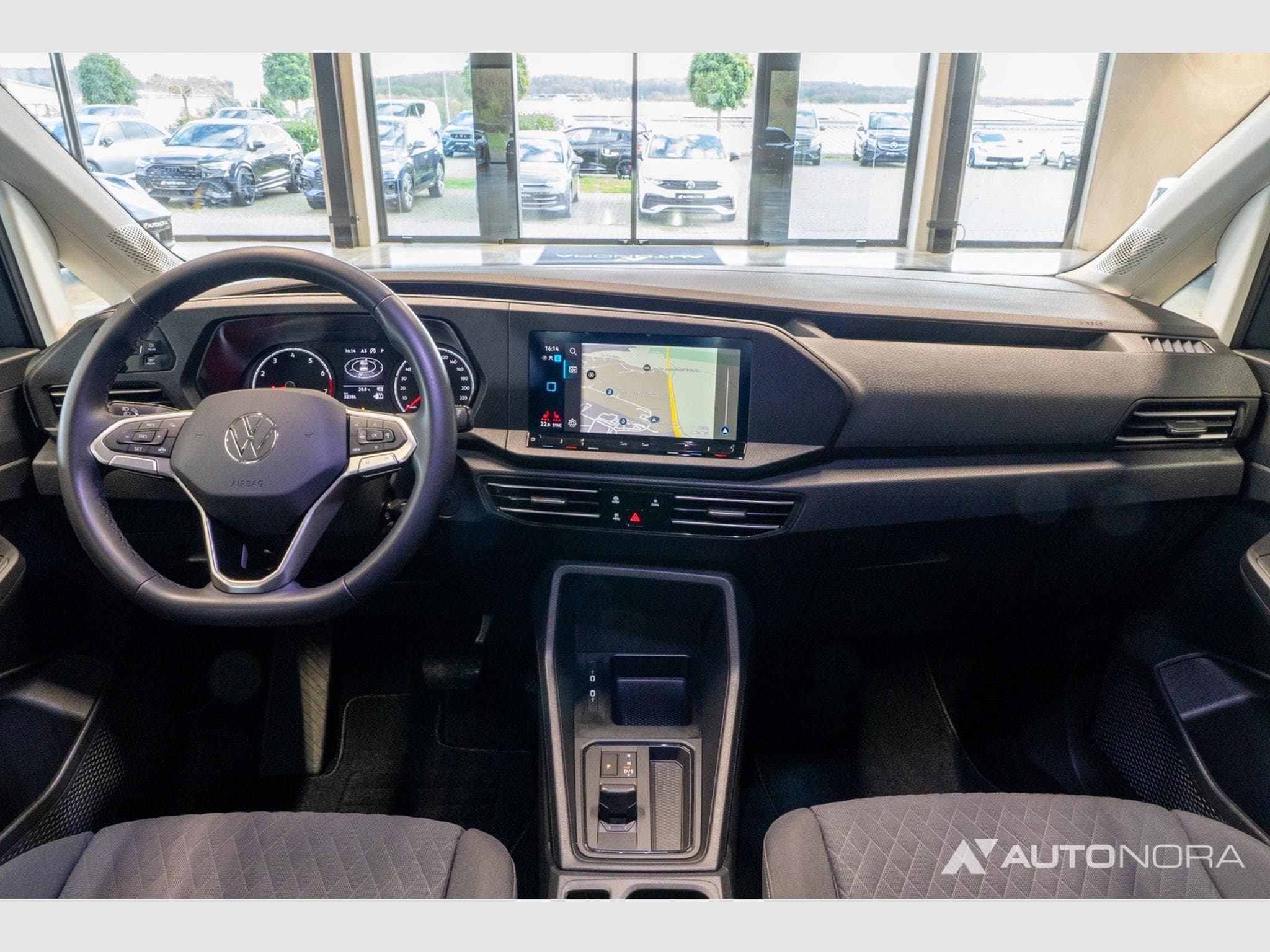 VW Caddy 1.5 TSI Life (2023) - Photo 15