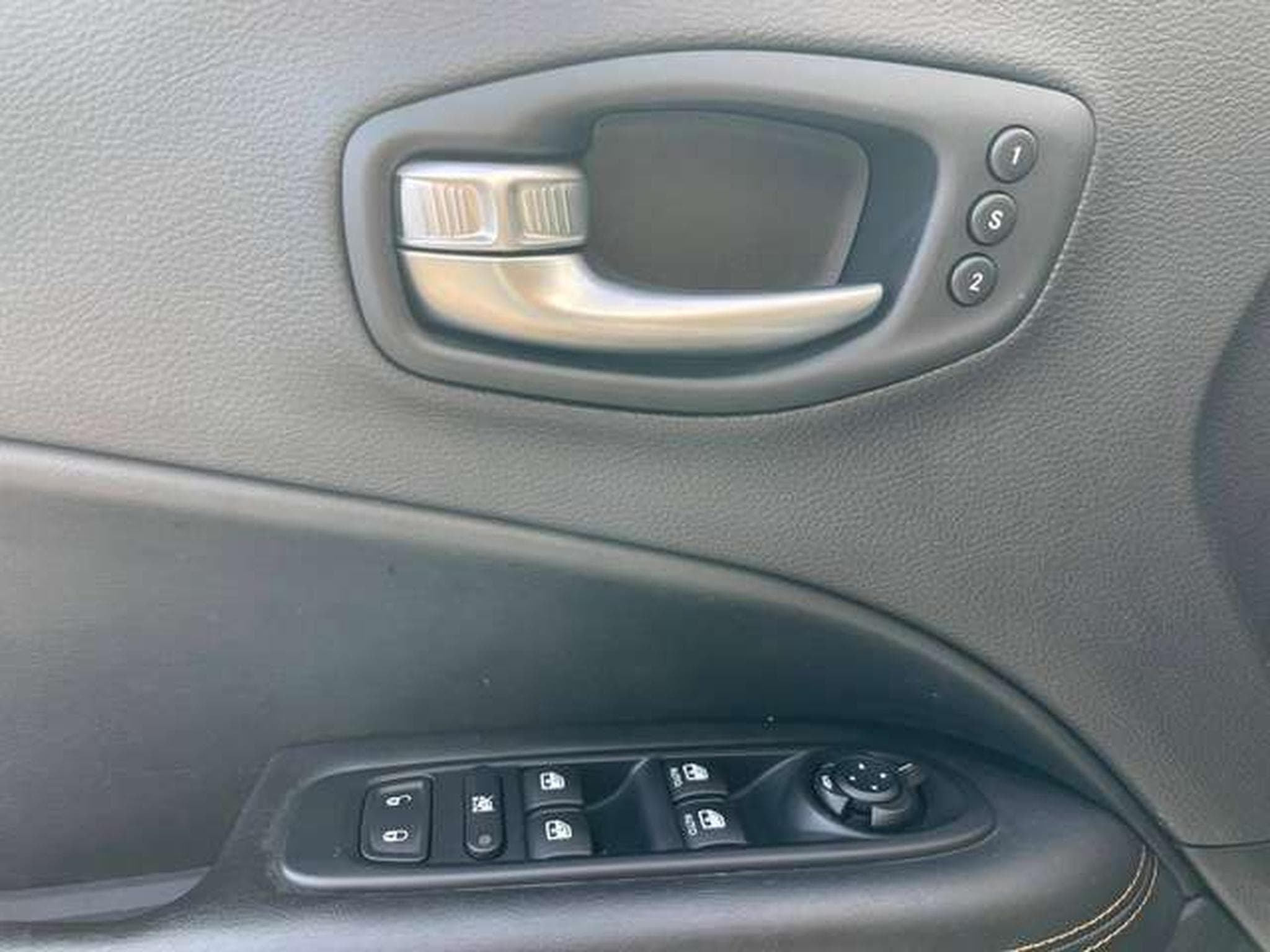 Jeep Compass 2.0 MultiJet Active Drive Automatik Limited - JUSQU'A 36 MOI (2018) - Foto 9