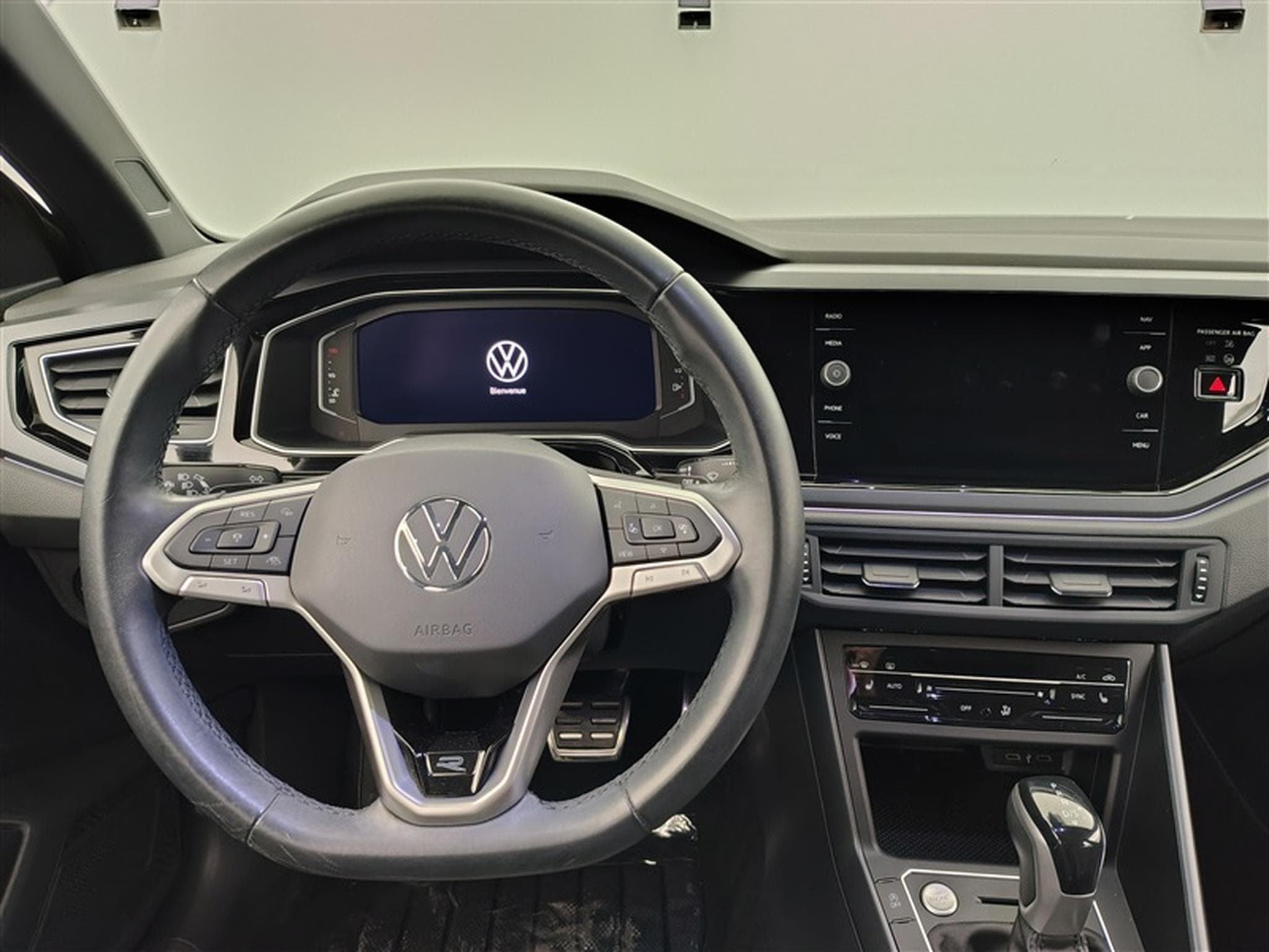 VW Taigo 1.5 TSI 150cv DSG R-Line NAVI / CARPLAY / CAMERA (2022) - Photo 9