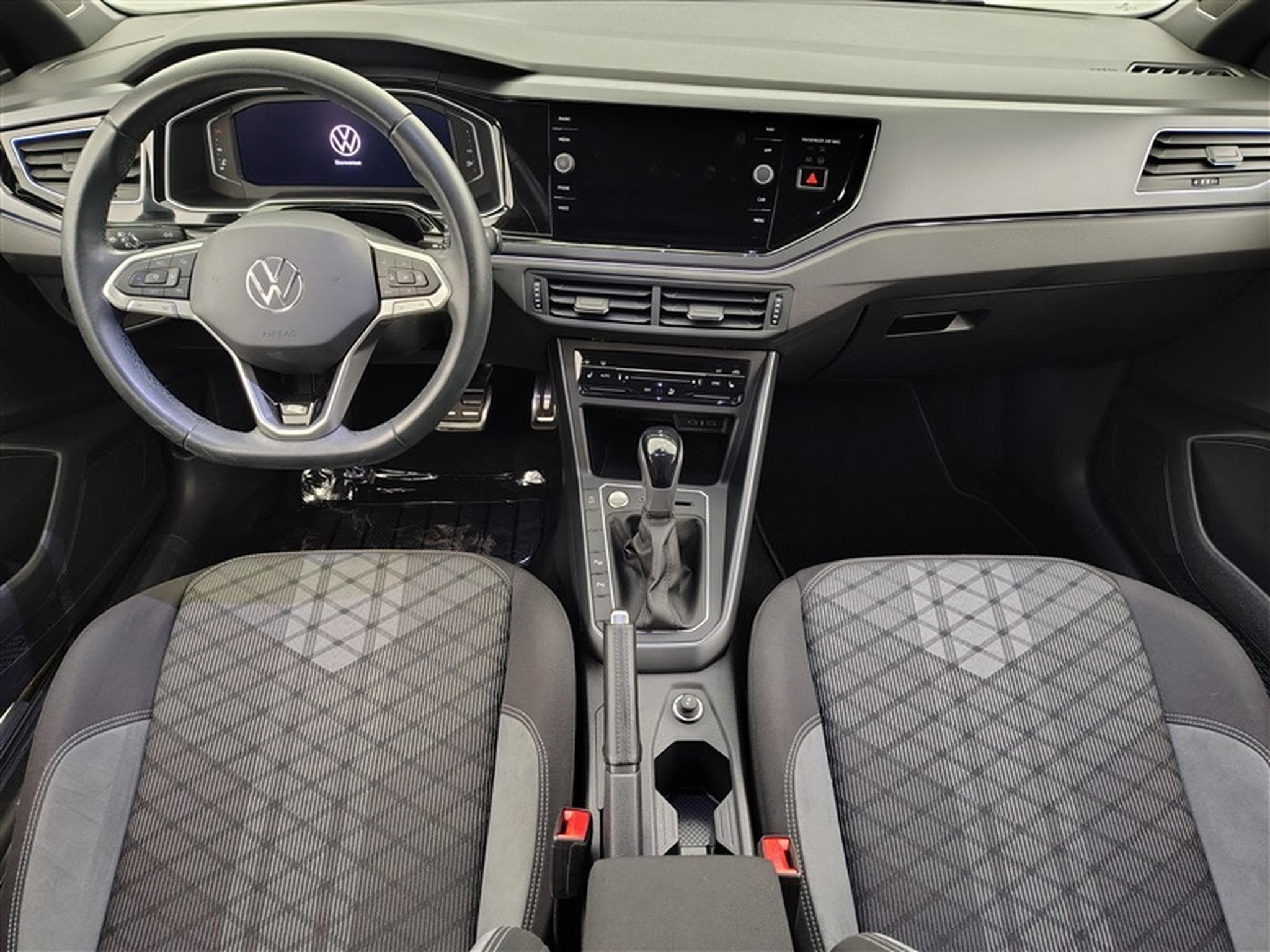 VW Taigo 1.5 TSI 150cv DSG R-Line NAVI / CARPLAY / CAMERA (2022) - Photo 8