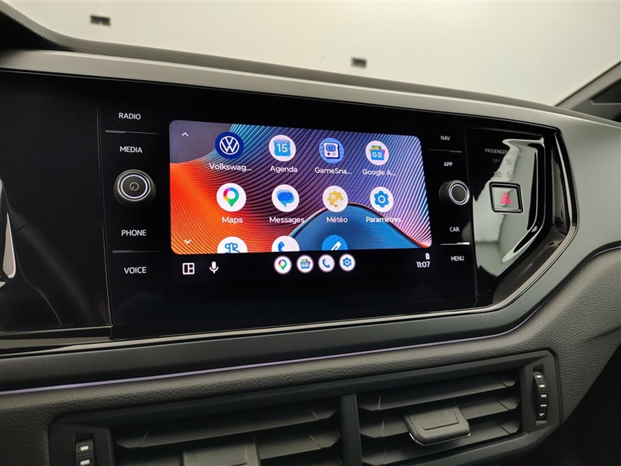 VW Taigo 1.5 TSI 150cv DSG R-Line NAVI / CARPLAY / CAMERA (2022) - Photo 19