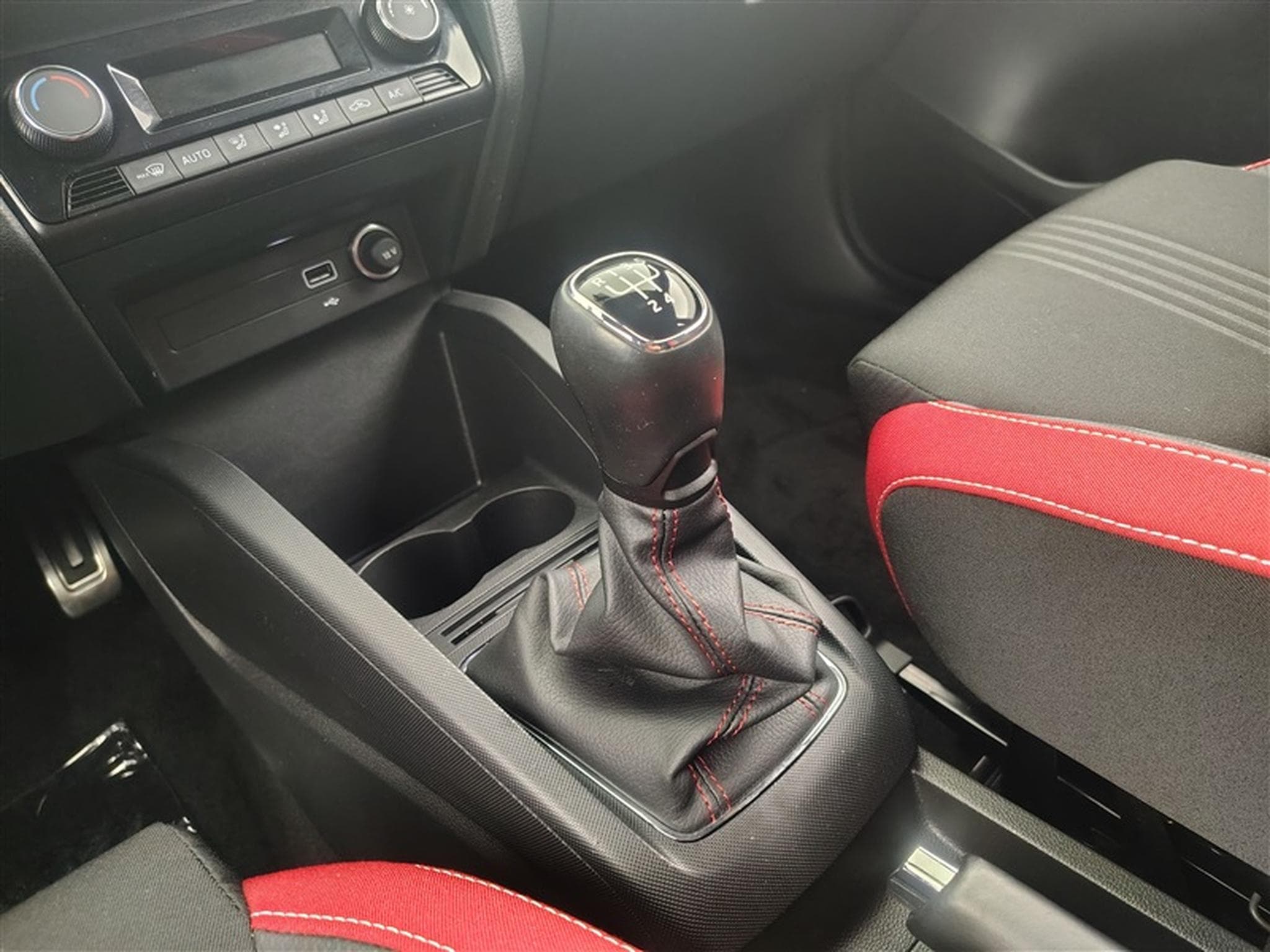 Skoda Fabia 1.0 TSI Monte Carlo (EU6AP) (2021) - Photo 12