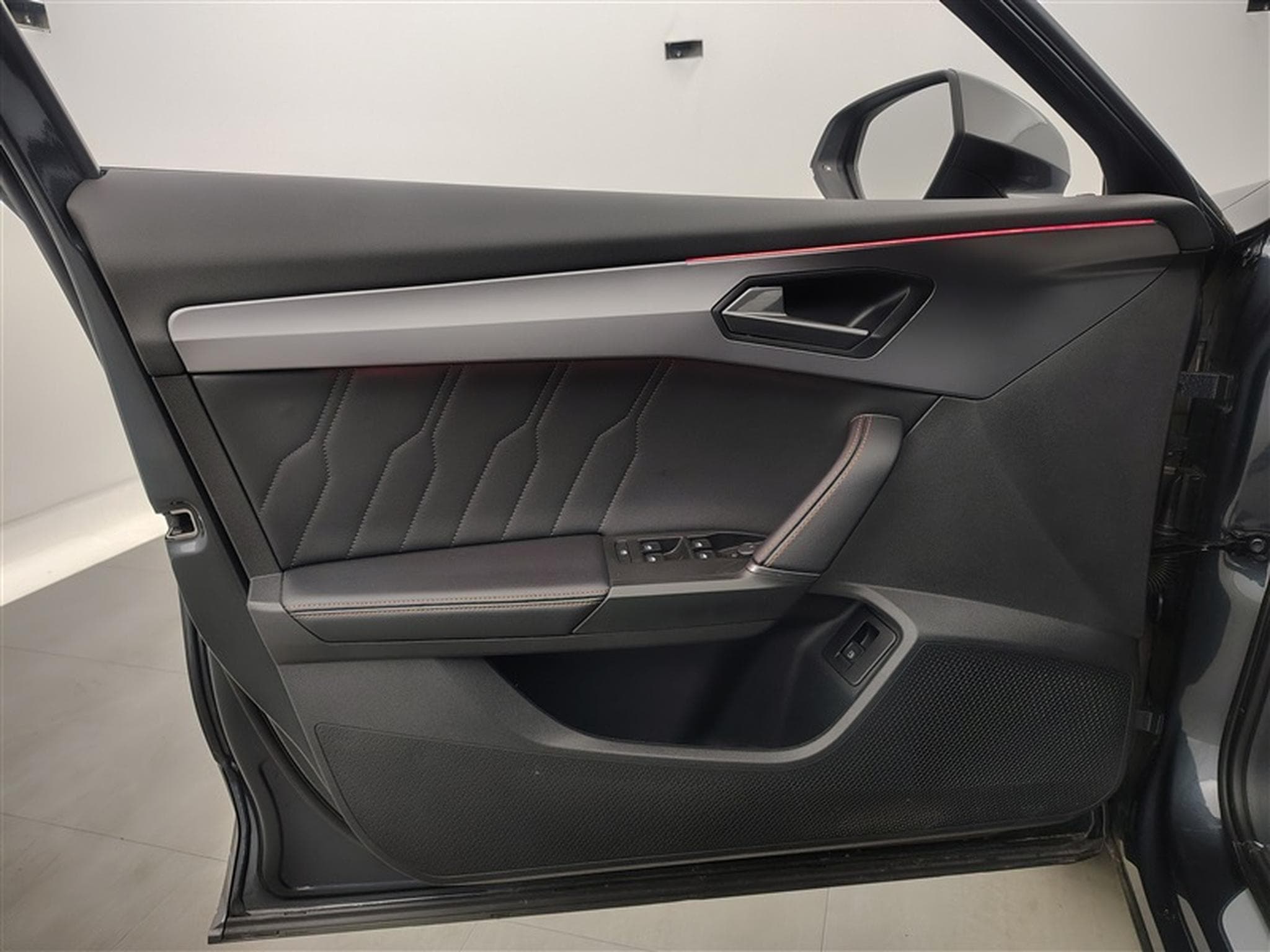 Cupra Formentor 1.4 e-Hybrid 204cv PHEV DSG NAVI / FULL LED / CAMERA / JA 18 (2024) - Photo 17