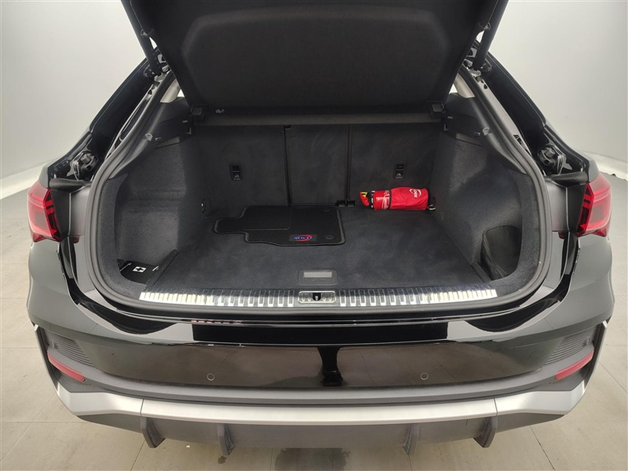 Audi Q3 SPORTBACK TDi 150cv S-Line *Auto/Alcantara/Full Led/Camera* (2025) - Photo 14