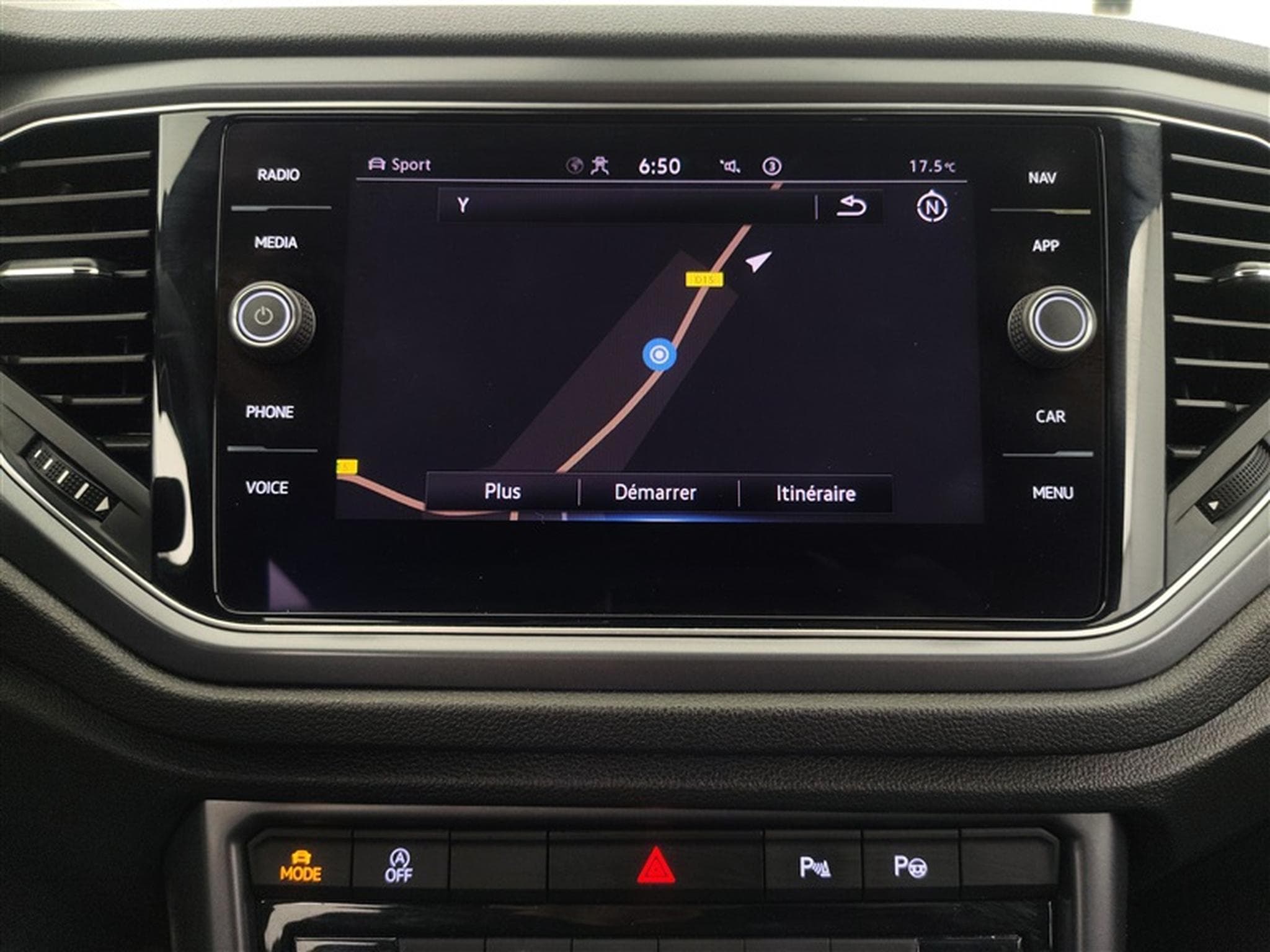 VW T-Roc Cabriolet 1.5 TSI Black Style R-Line *NAVI/FULL LED/CAM/JA* (2021) - Photo 11