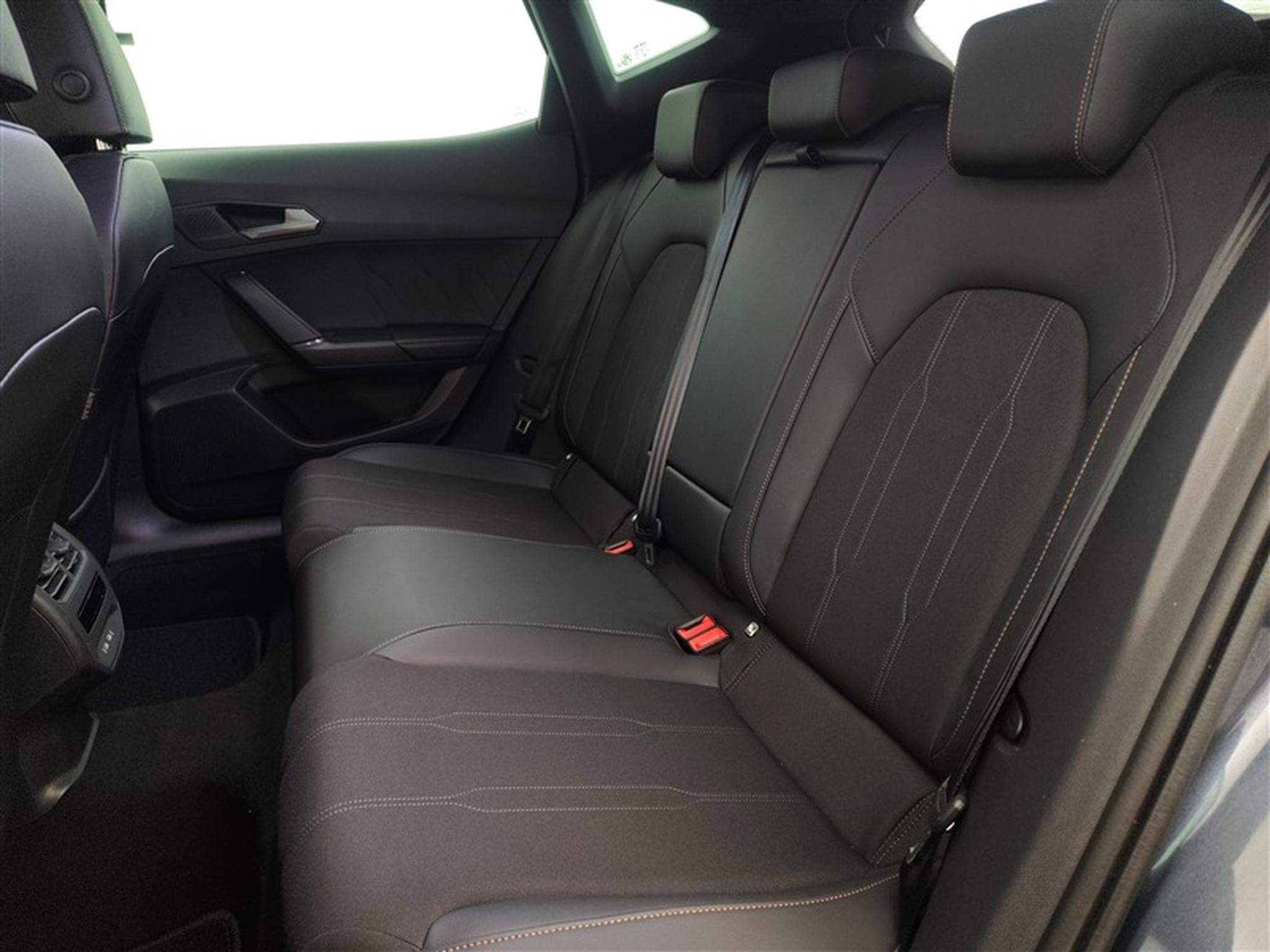 Cupra Formentor 1.4 e-Hybrid 204cv PHEV DSG NAVI / FULL LED / CAMERA / JA 18 (2024) - Photo 13